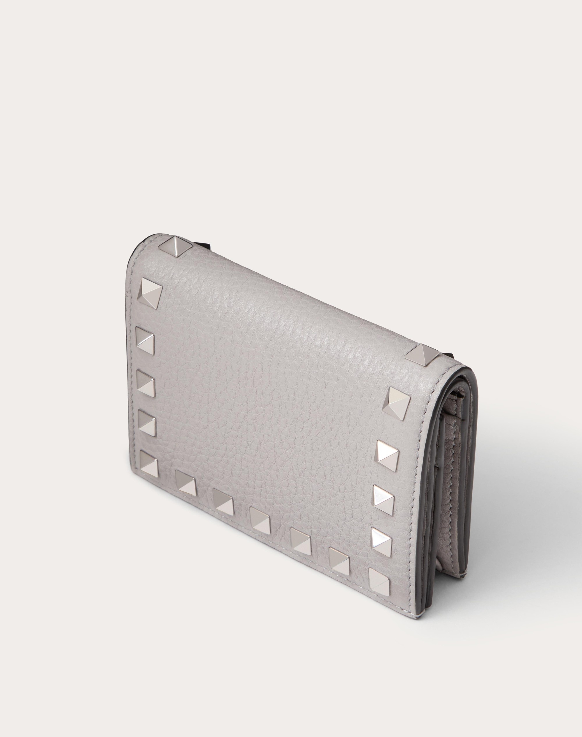 SMALL ROCKSTUD GRAINY CALFSKIN WALLET - 4