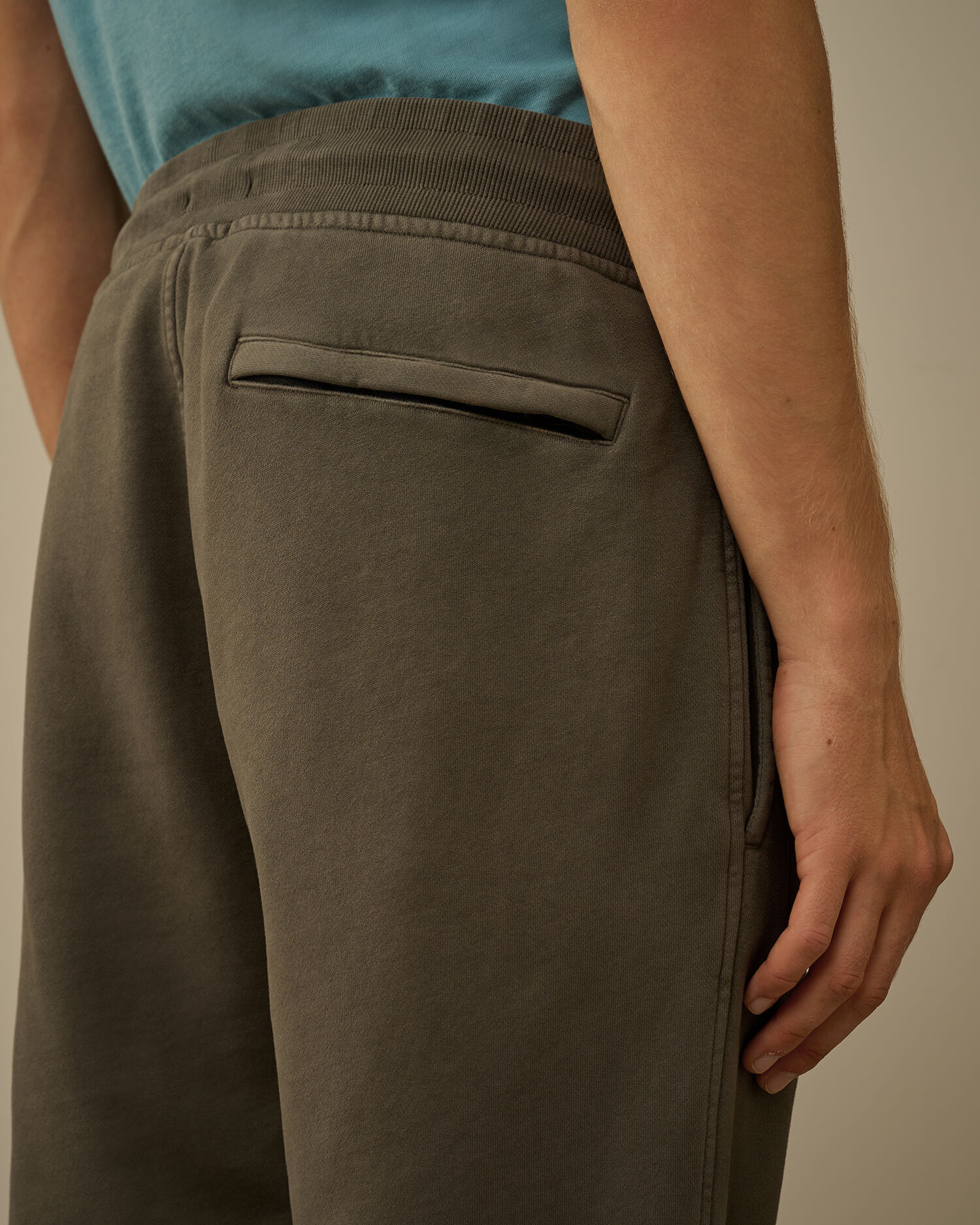 Brushed and Emerized Diagonal Fleece Logo Sweatpants - 6