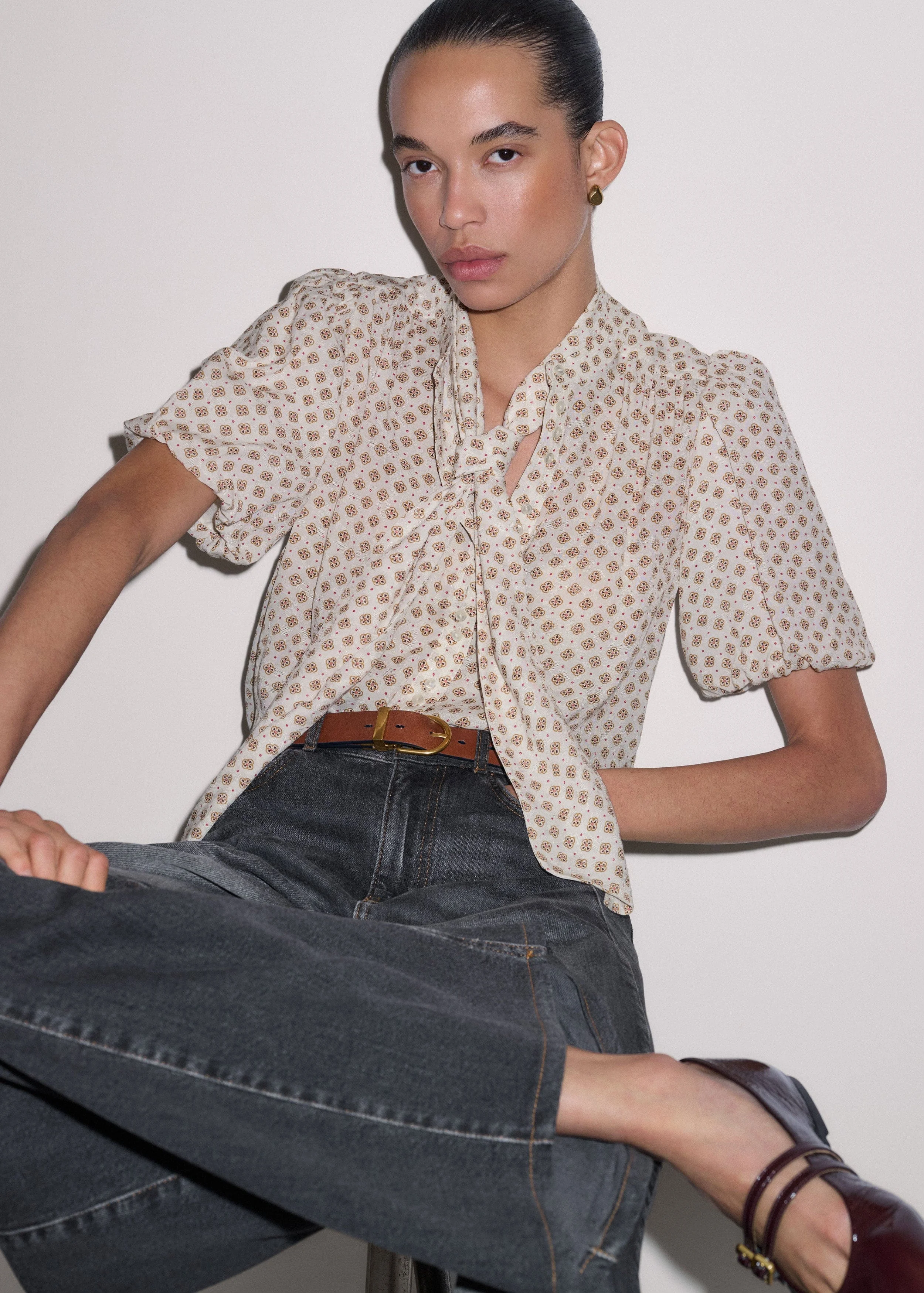 Feminine Sleeve Blouse - 1
