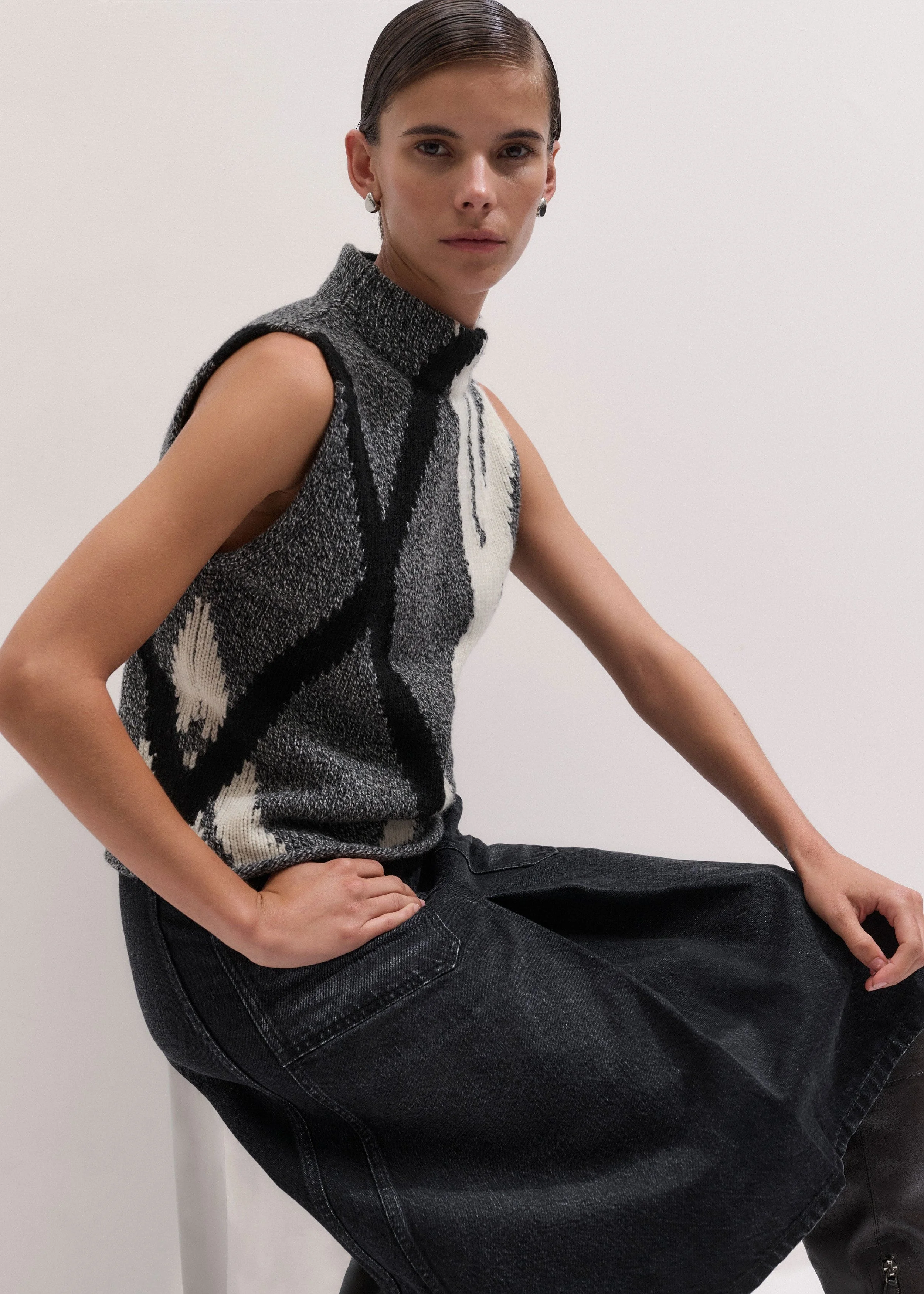 Straight Knit Vest - 1