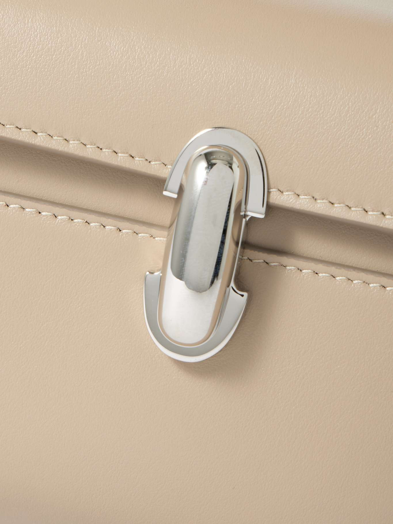 Symmetry Pochette leather tote Neutral - 4
