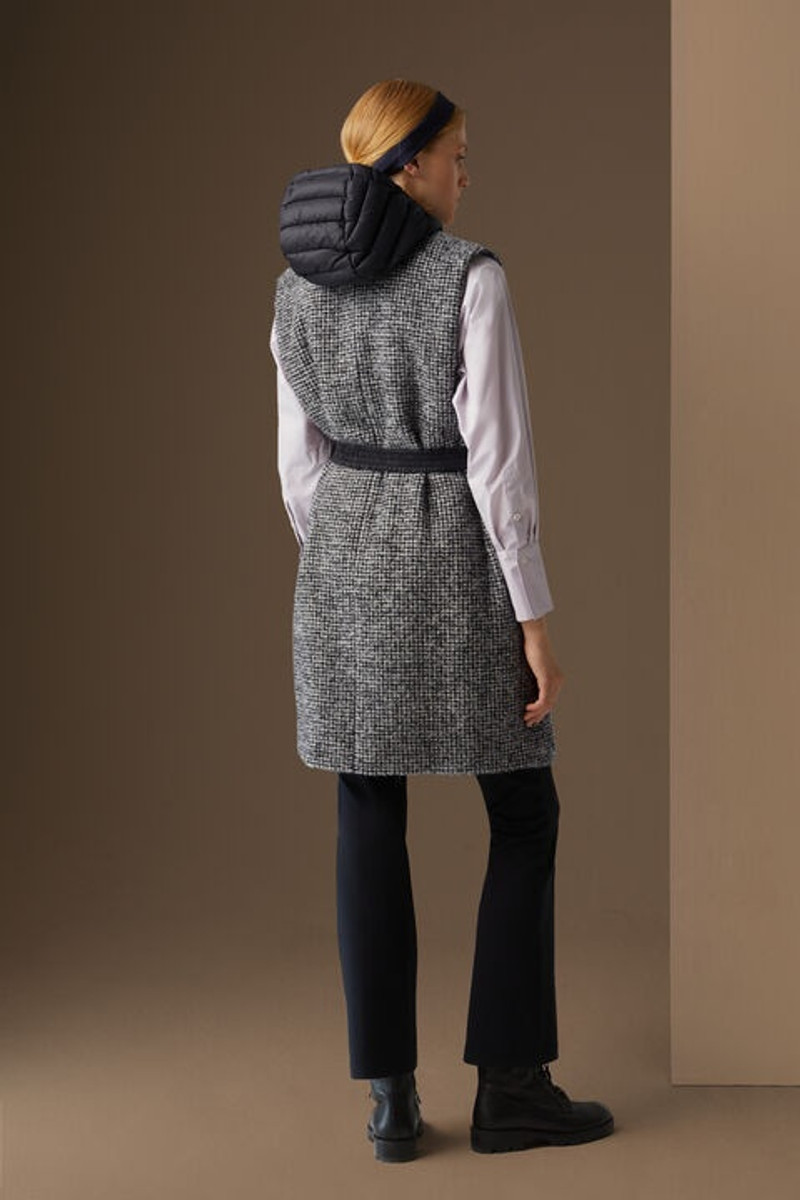 Marit gilet in Black/Off-white 3