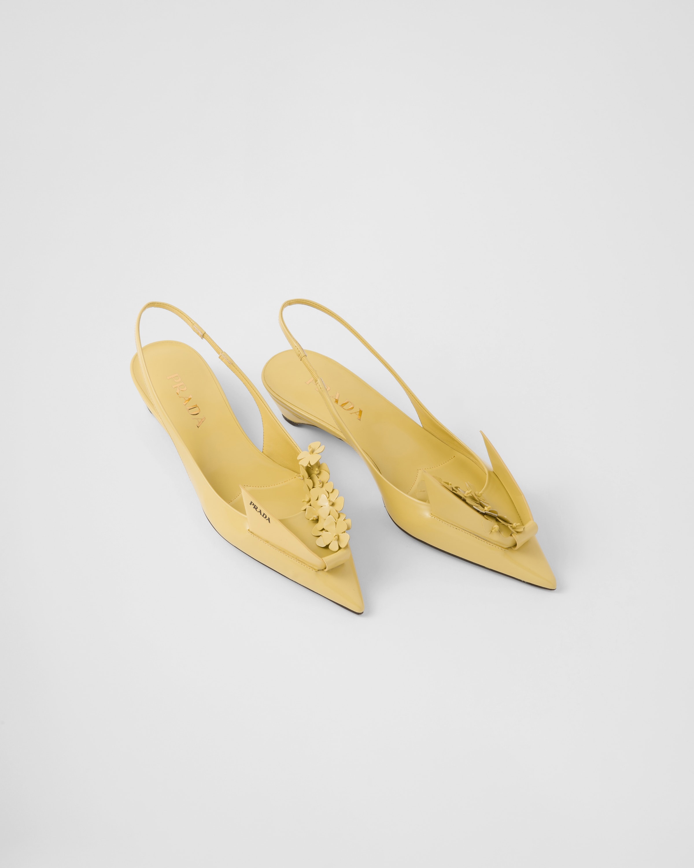 Brushed leather slingback pumps with floral appliques - 3