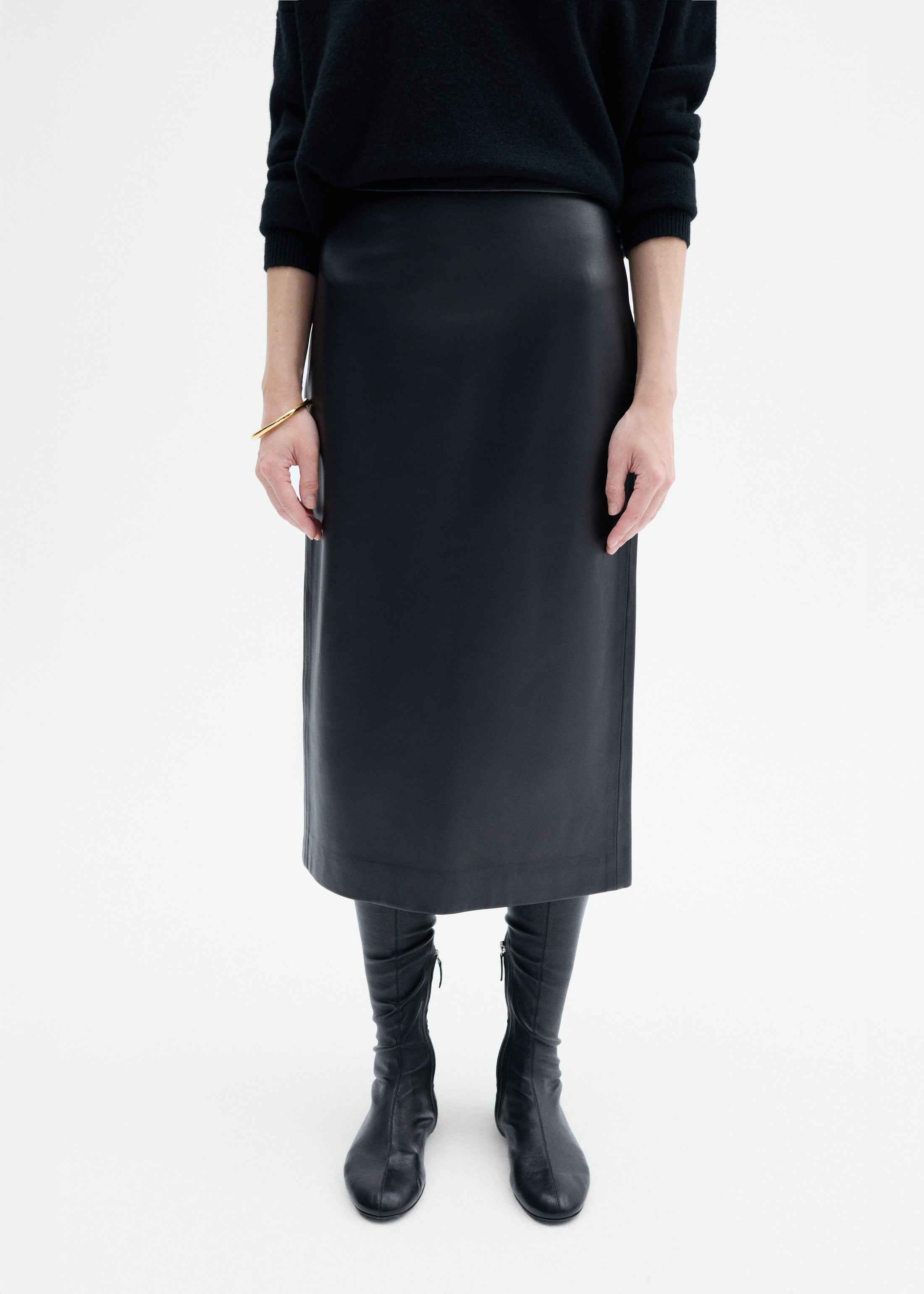 Midi Pencil Skirt in Leather - 4