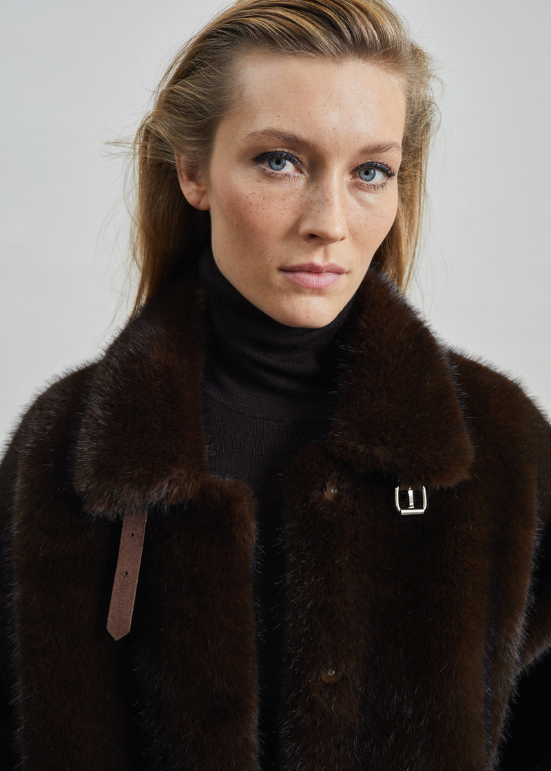 Senja Faux Fur Jacket - Dark Brown 4