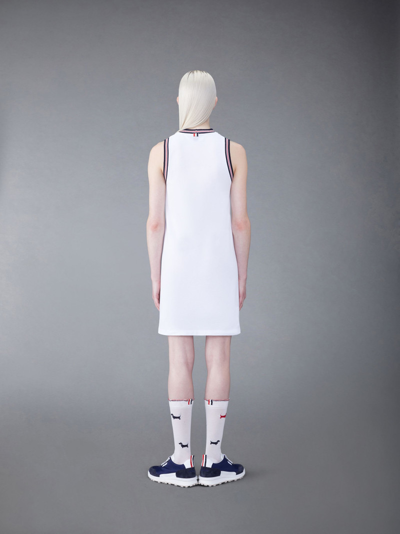 V-neck sleeveless dress 3