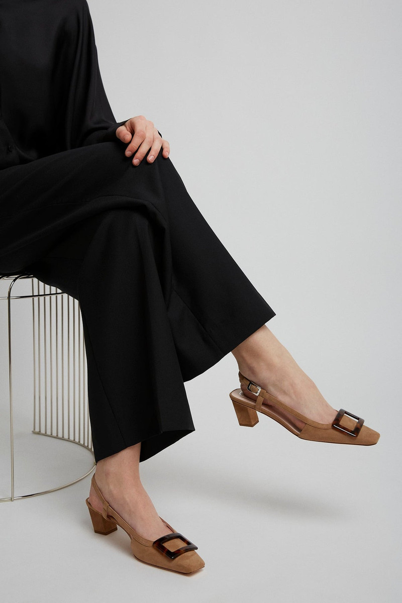 Roger Vivier Belle Vivier 45 beige turtle sling backs outlook