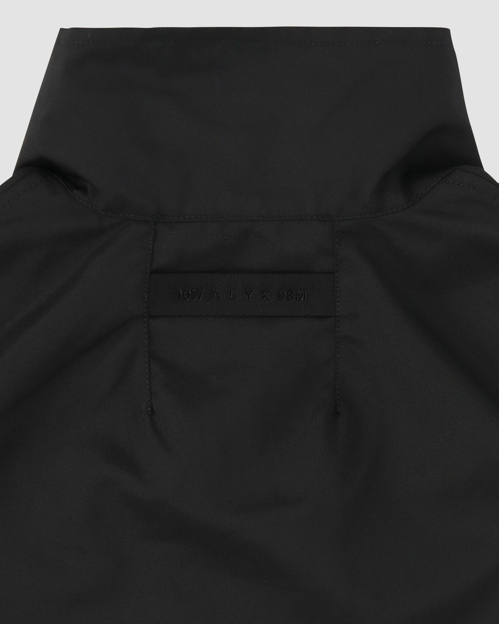 TRACK WINDBREAKER - 12