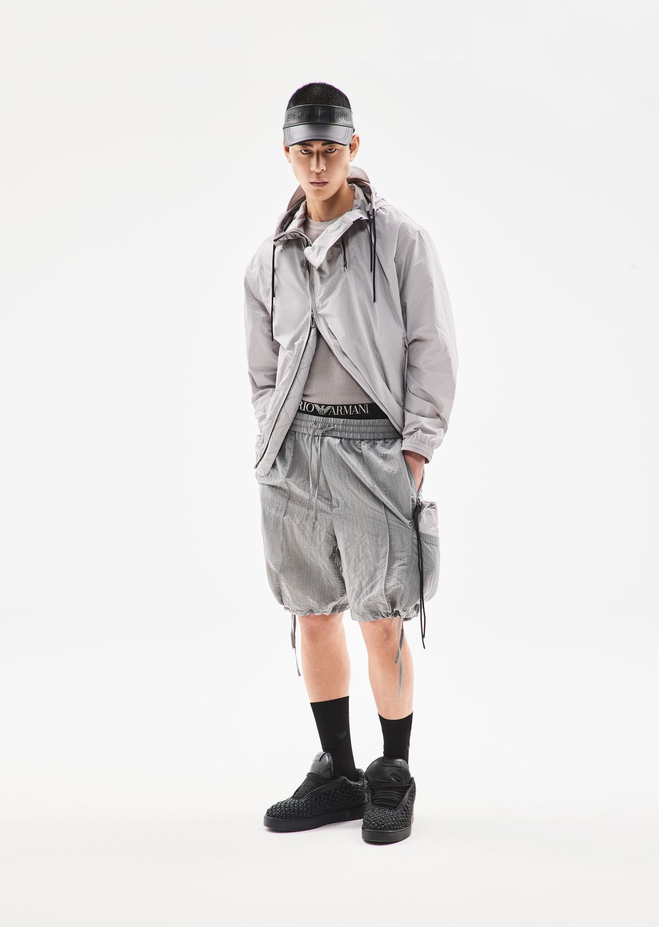 Bermuda shorts in light nylon seersucker with ribs and an elasticated waist - 6