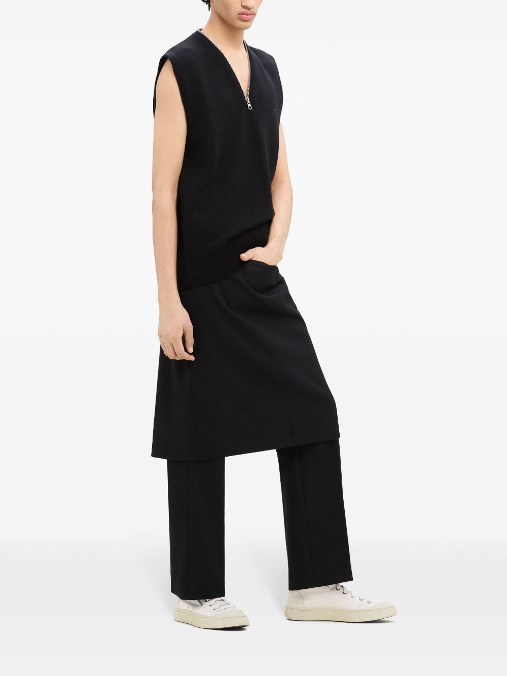 V-neck sleeveless sweater - 4
