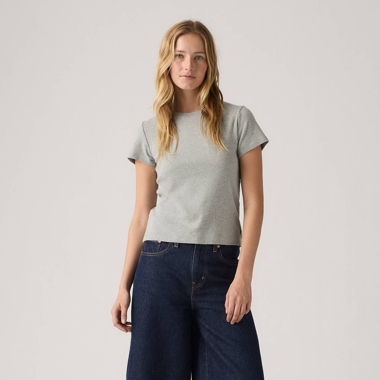 ESSENTIAL SHORT-SLEEVE TEE - 2