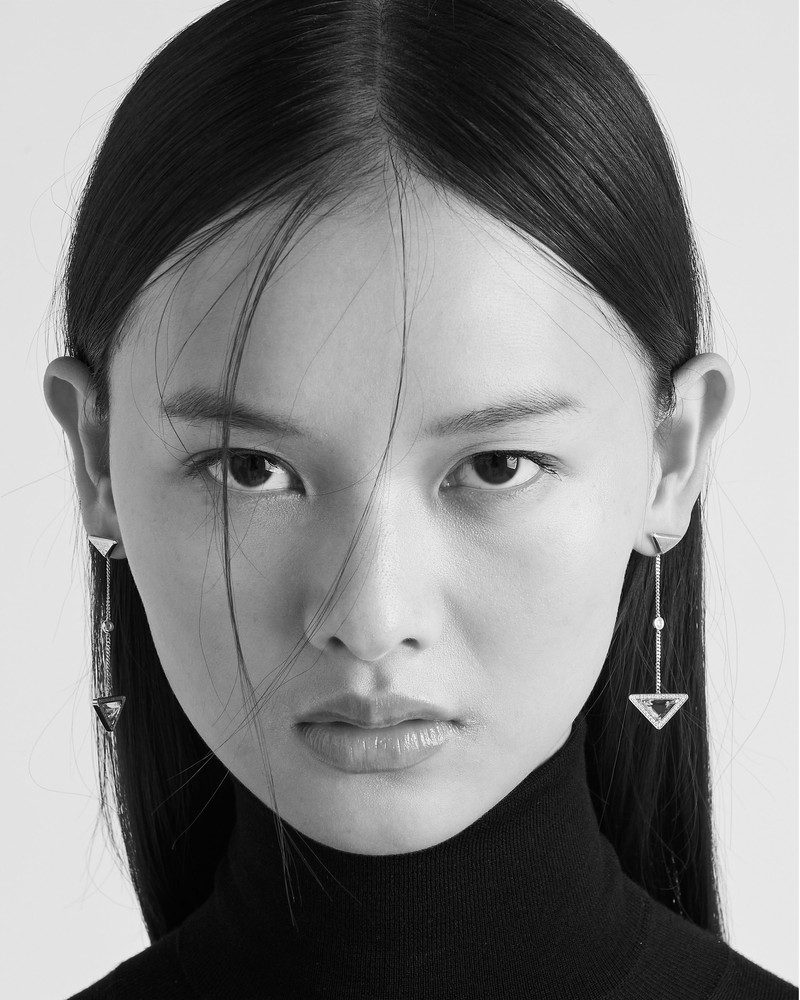 Eternal Gold drop earrings in yellow gold with diamonds and green quartz 5