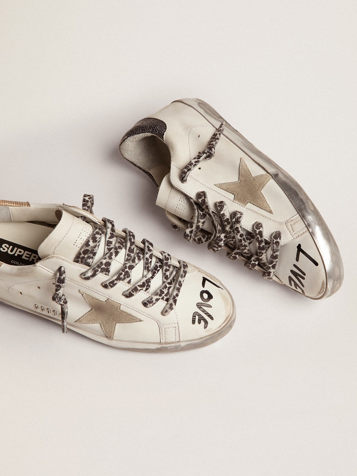 Super-Star sneakers in white leather with ice-gray suede star and contrasting black lettering - 2