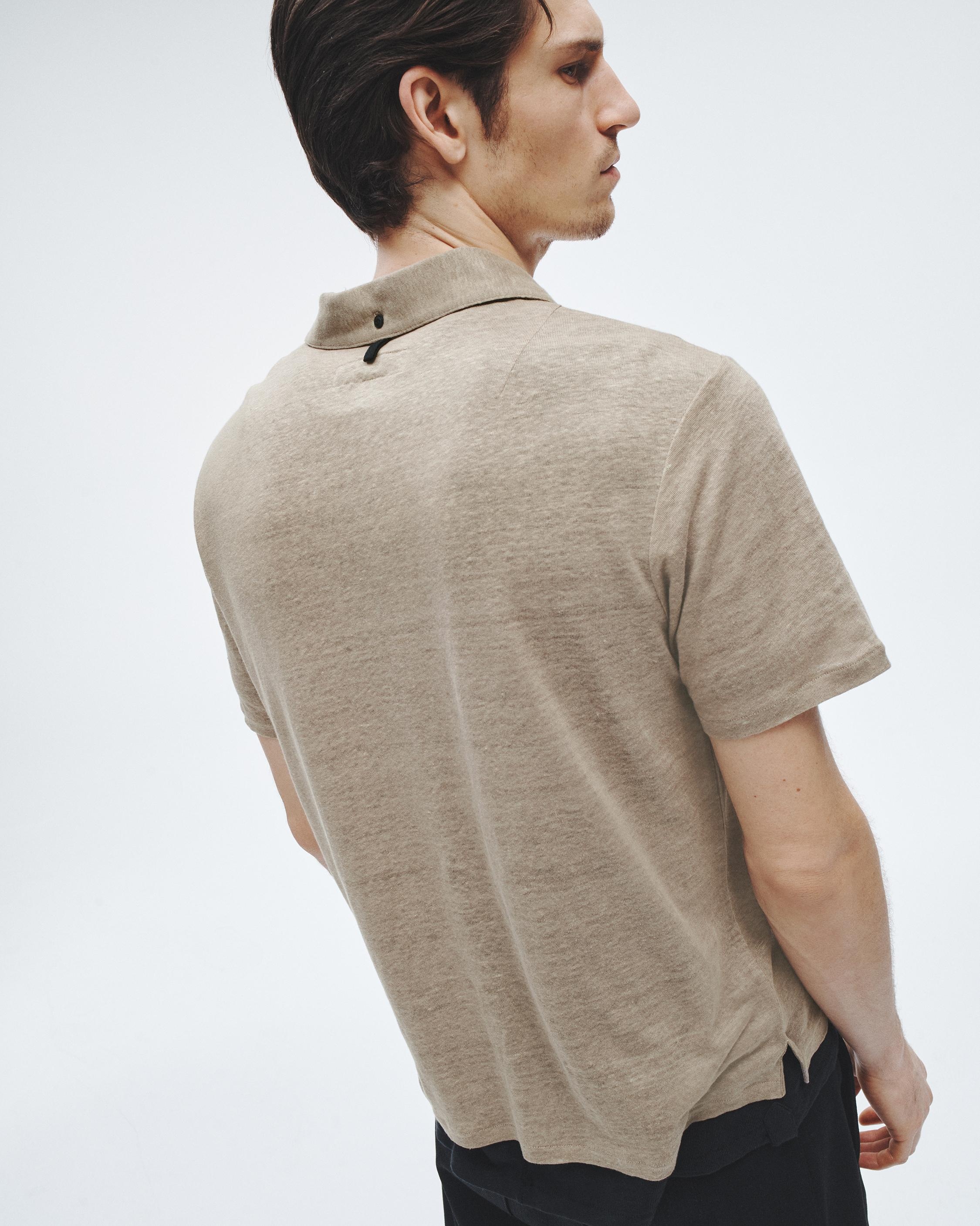 Classic Linen Polo
Classic Fit - 4