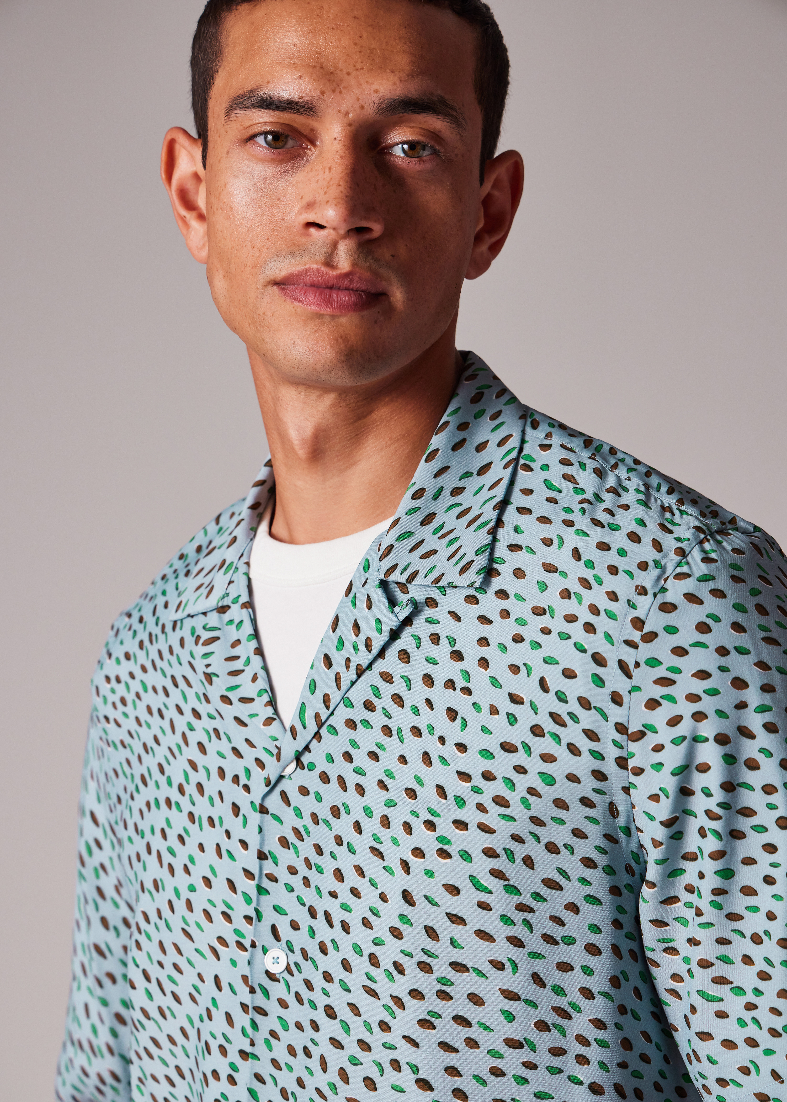 Light Blue 'Screen Dance' Print Short-Sleeve Shirt - 5