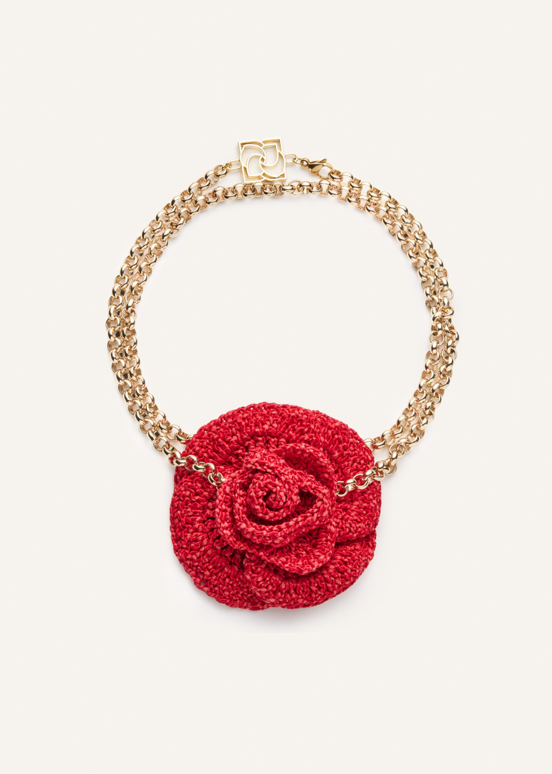 Red crochet rose necklace in gold 1