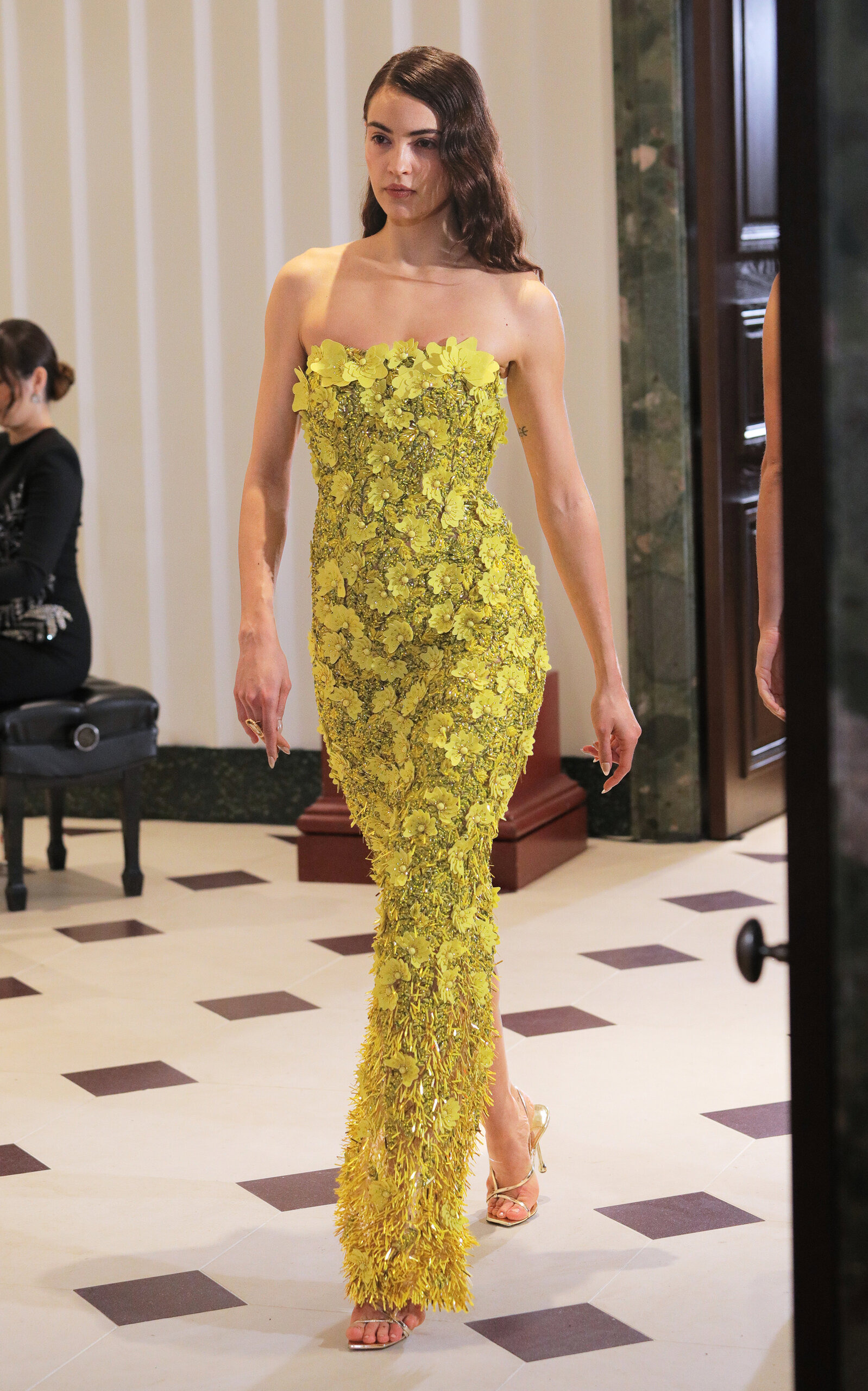 Embellished Tulle Gown yellow - 8