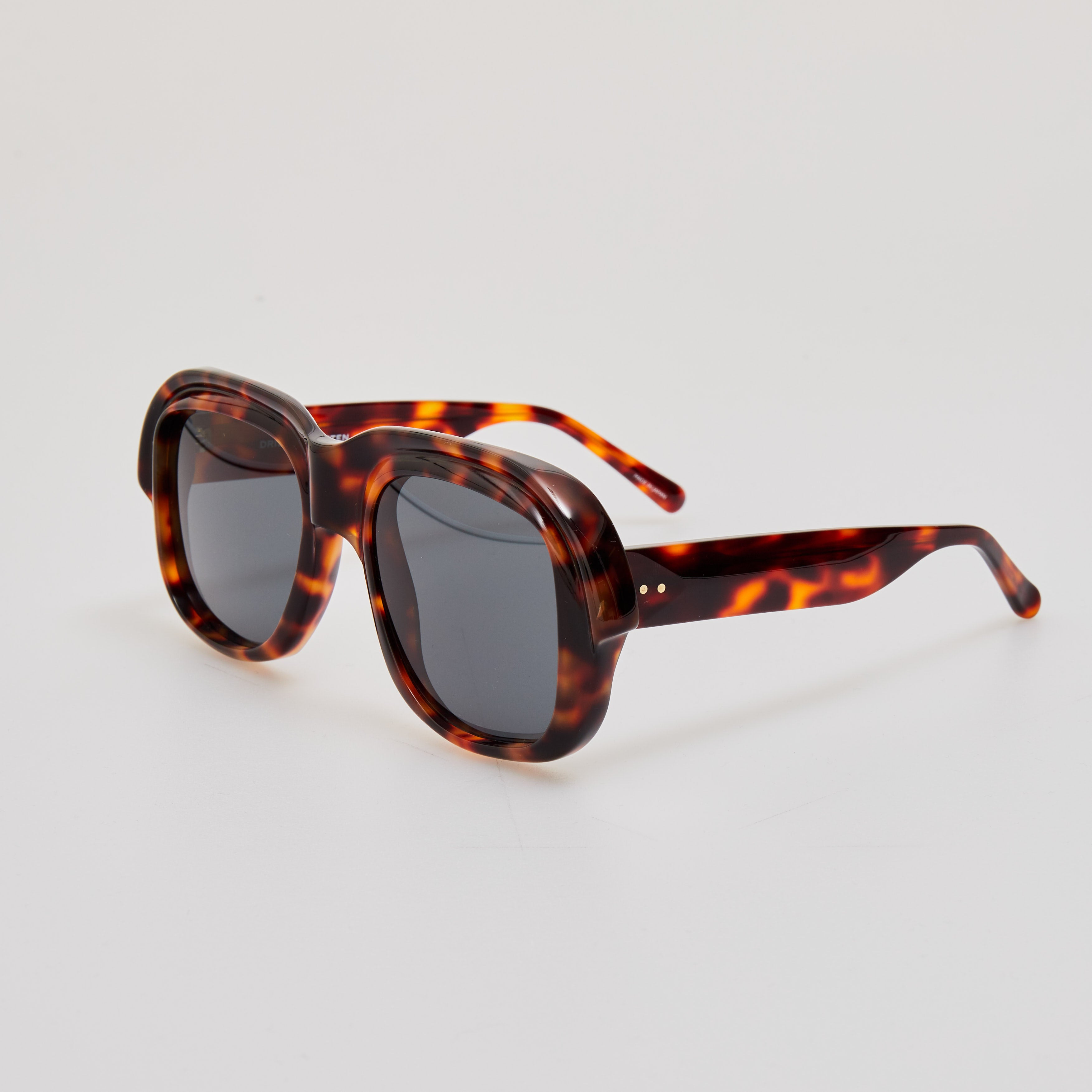 Oversize Sunglasses in Tortoiseshell - 2