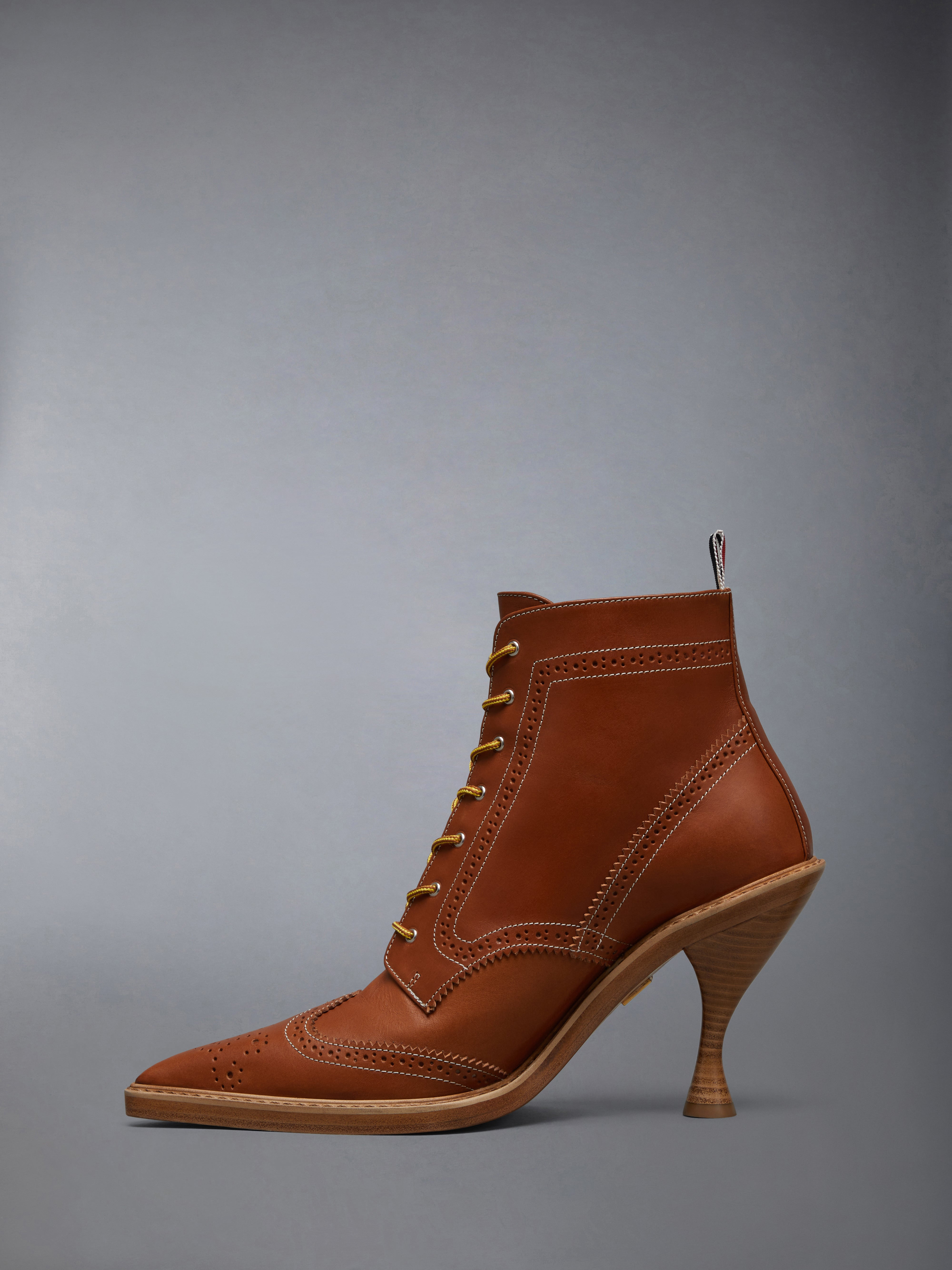 VACCHETTA WINGTIP CURVED HEEL BOOT - 3