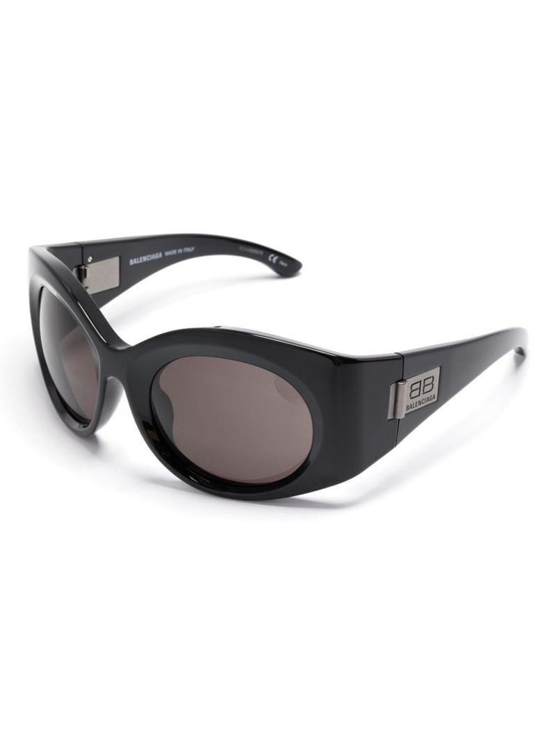 BALENCIAGA Bold sunglasses outlook