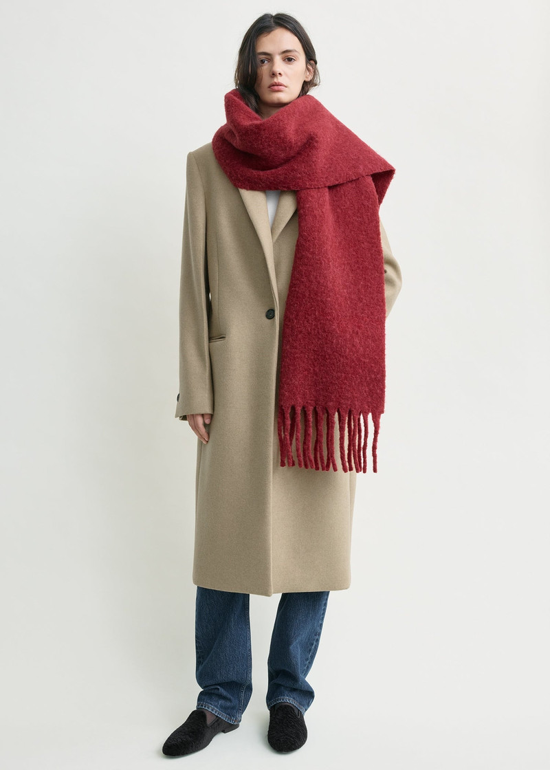 TOTEME Fuzzy scarf red outlook