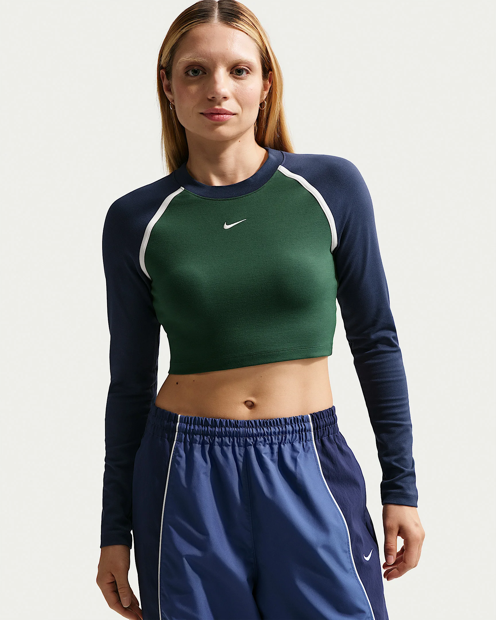 Nike Sportswear Women's Tight Long-Sleeve Cropped Top - 1