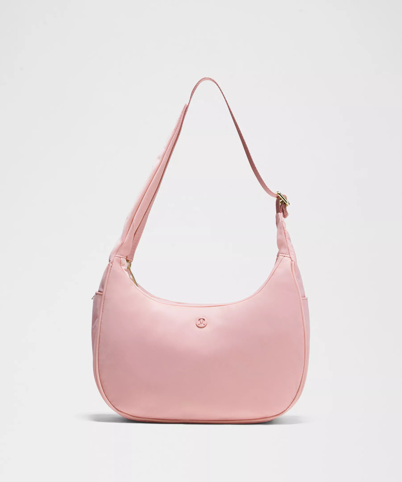 City Essentials Shoulder Bag 4L 1