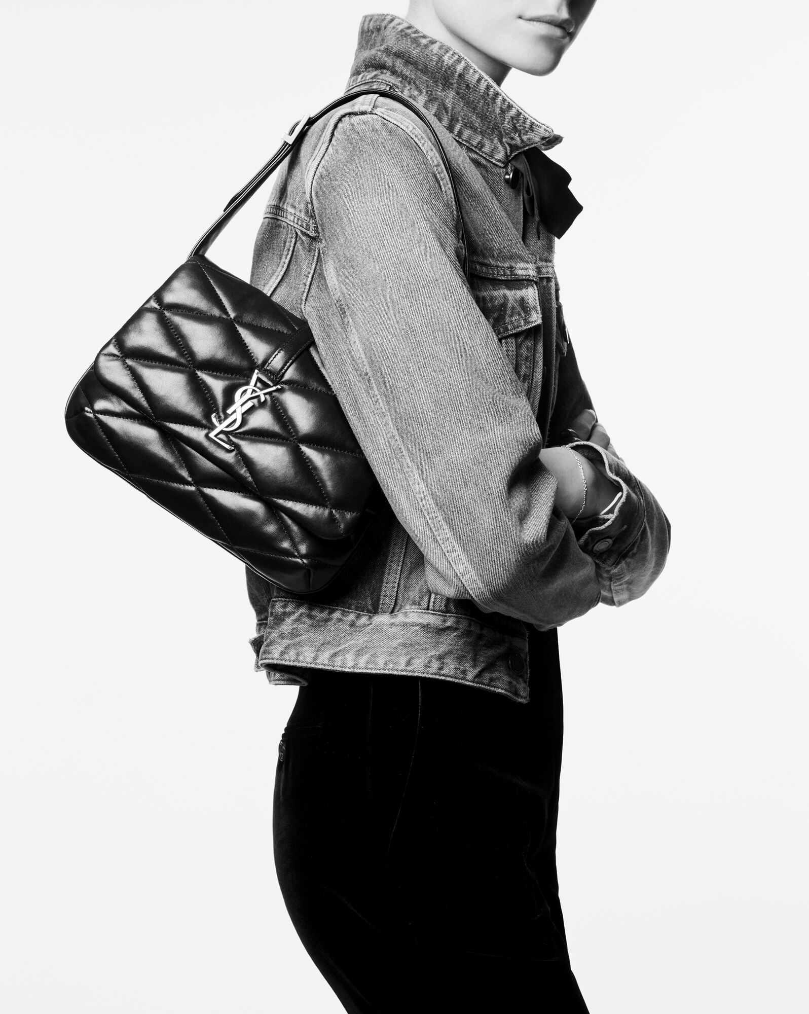 le 57 hobo bag in quilted patent - 2