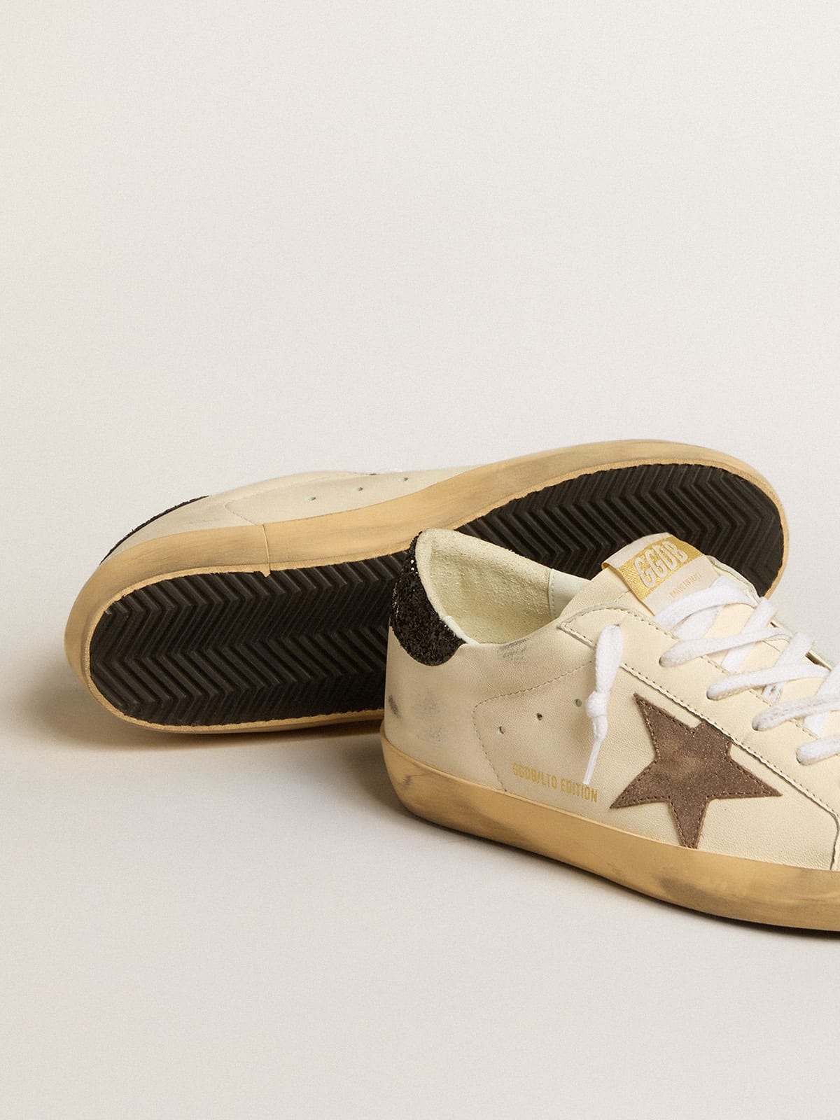 Super-Star LTD with laminated leather star and black glitter heel tab - 3