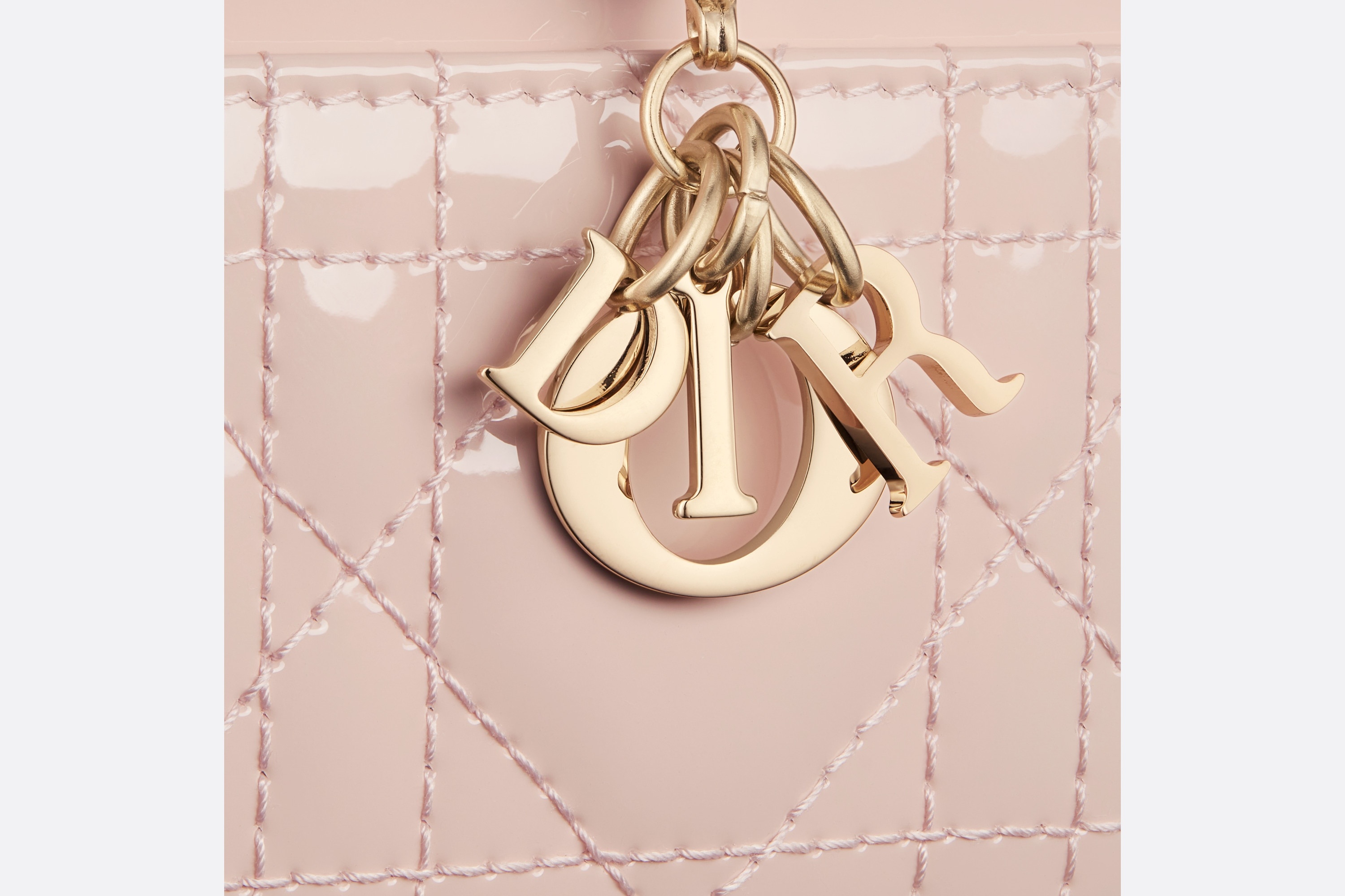 【こなれ感が一際UP】DIOR★Lady Dior Freesia カードホルダー 甘めピンク♪】DIOR☆Dior Caro Freesia カードホルダー (Dior