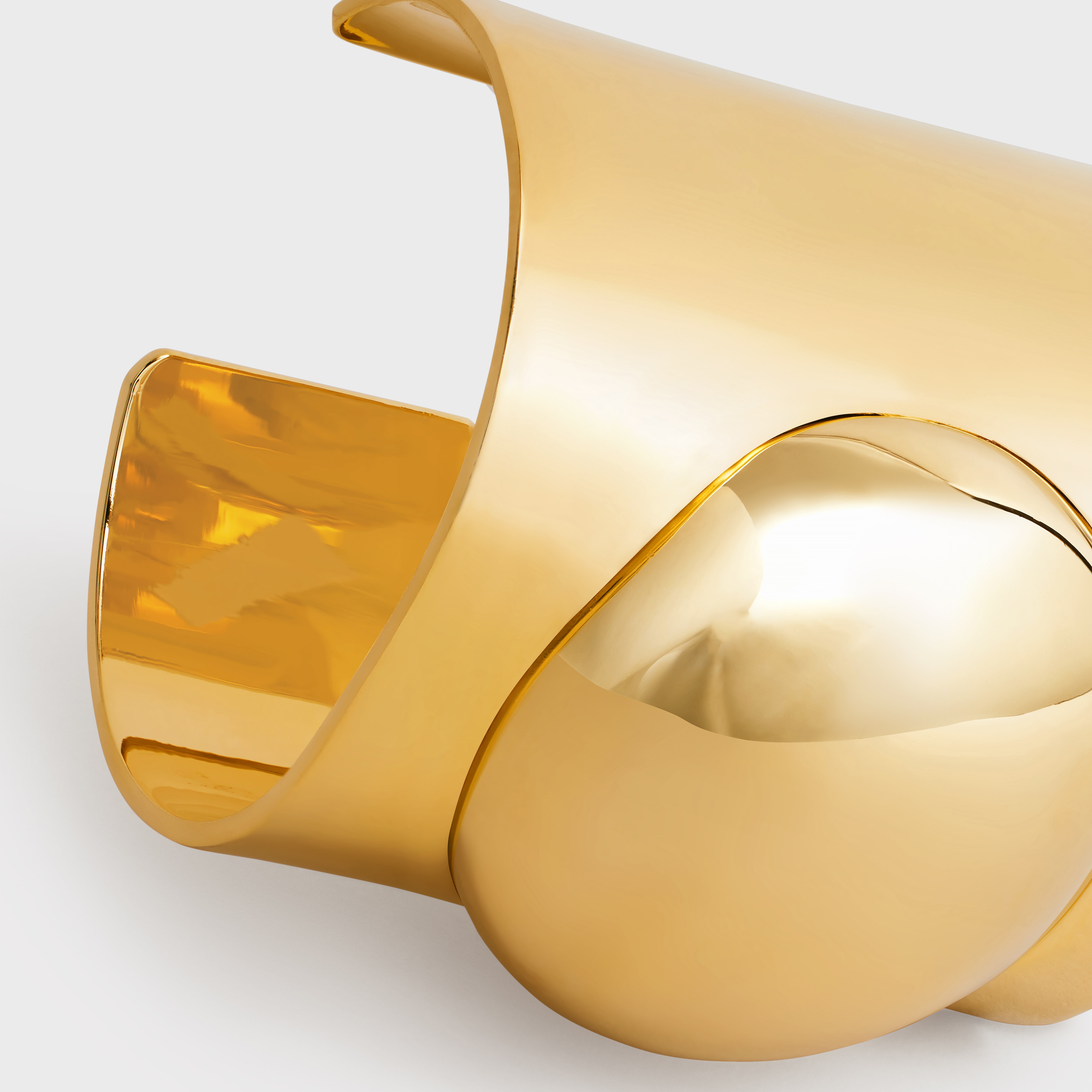 Formes Abstraites Peeble Cuff in Brass with Gold Finish - 4
