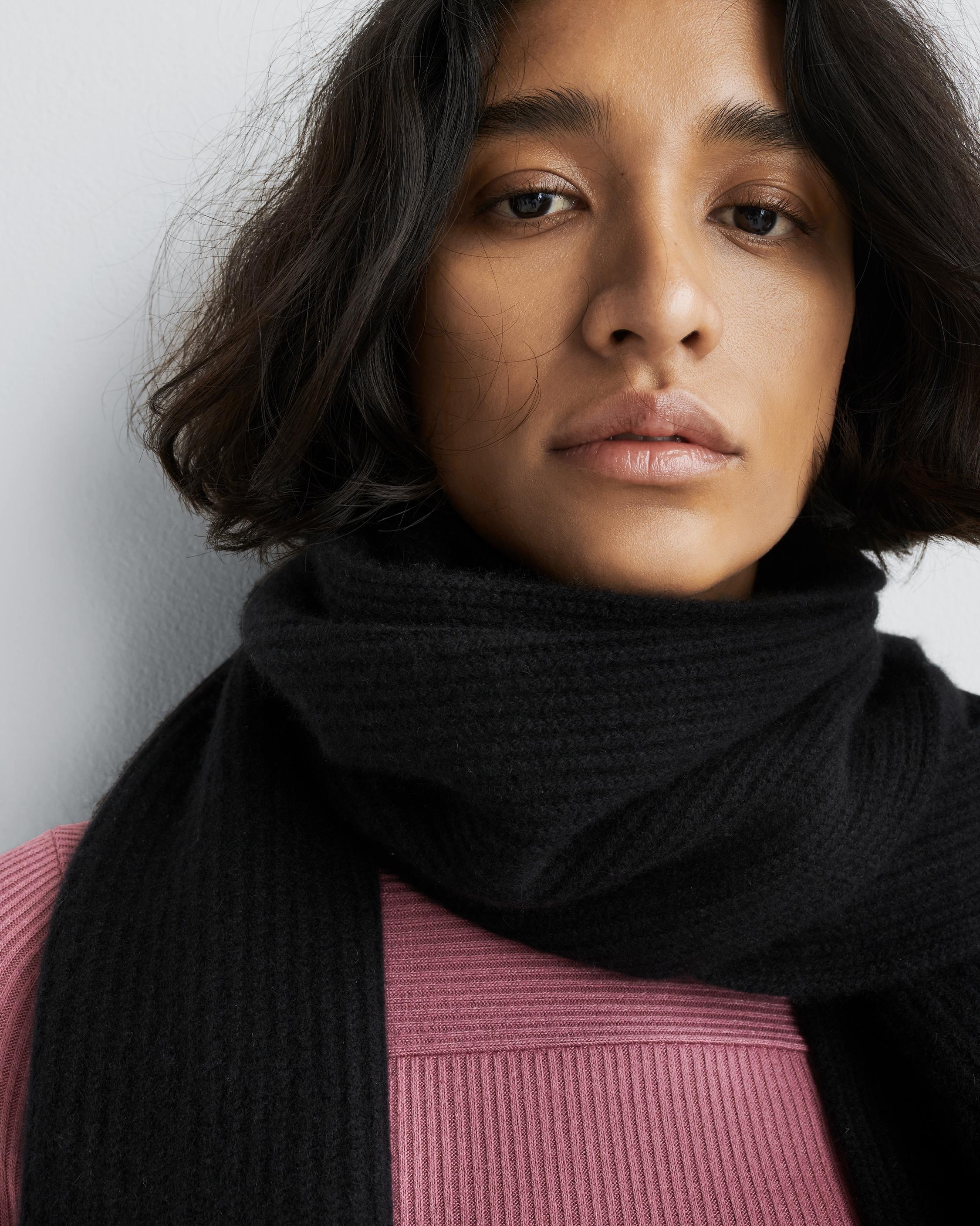 Ace Cashmere Scarf
Midweight Scarf - 2