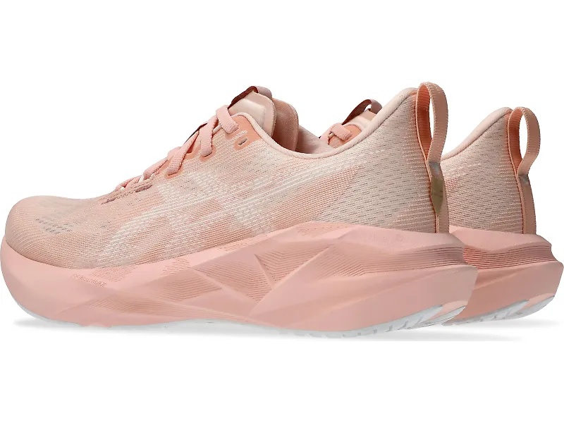 ASICS Novablast 5 - 7