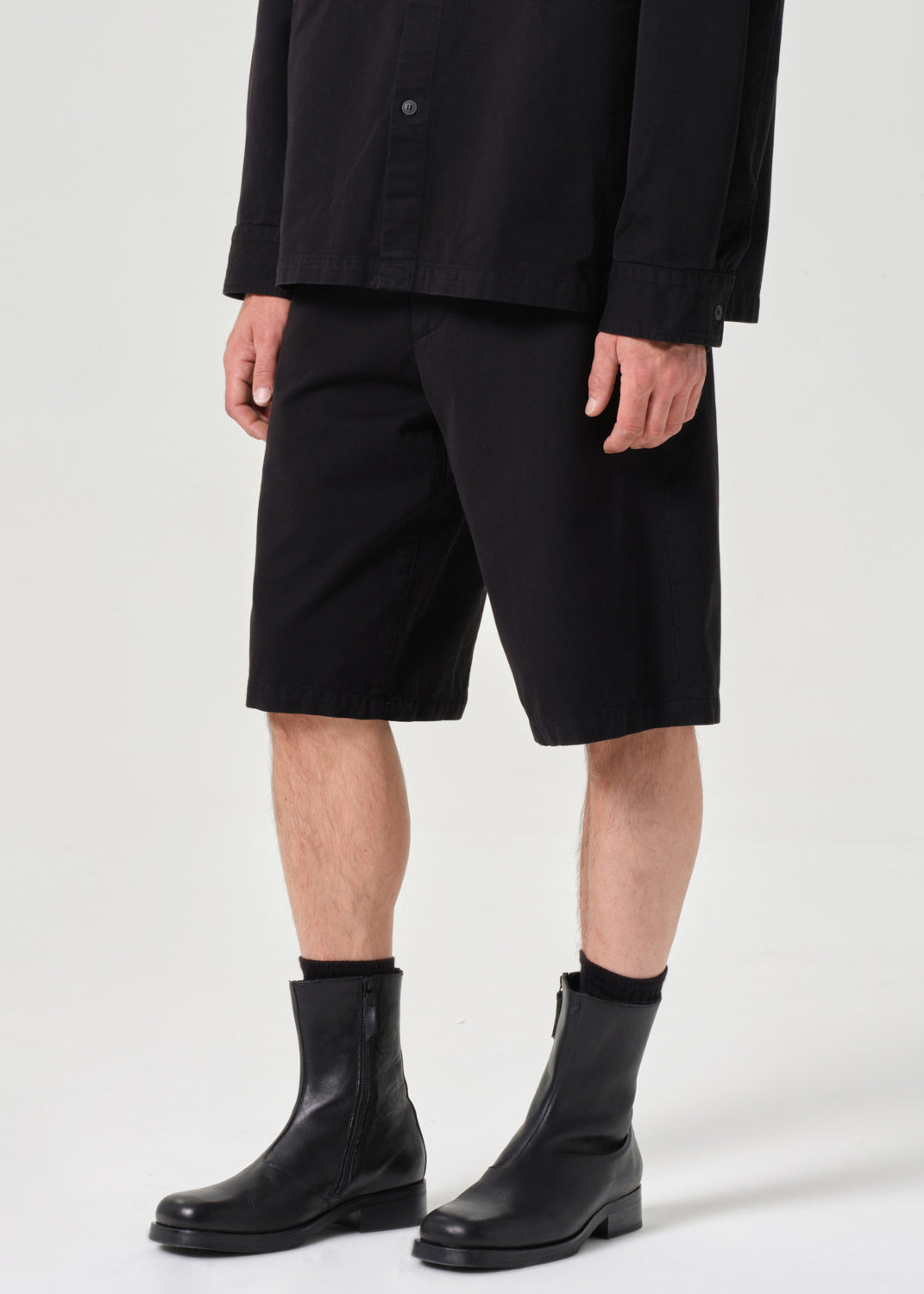 COSMO SHORT IN BLACK - 5