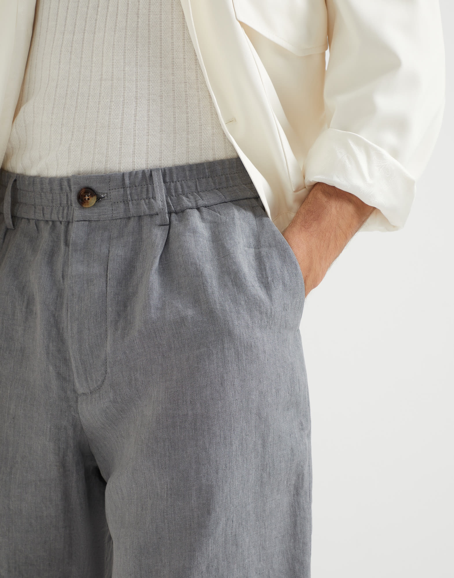 Lightweight linen Bermuda shorts with elasticated waistband - 3