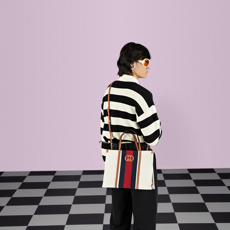 Medium Interlocking G tote bag 4