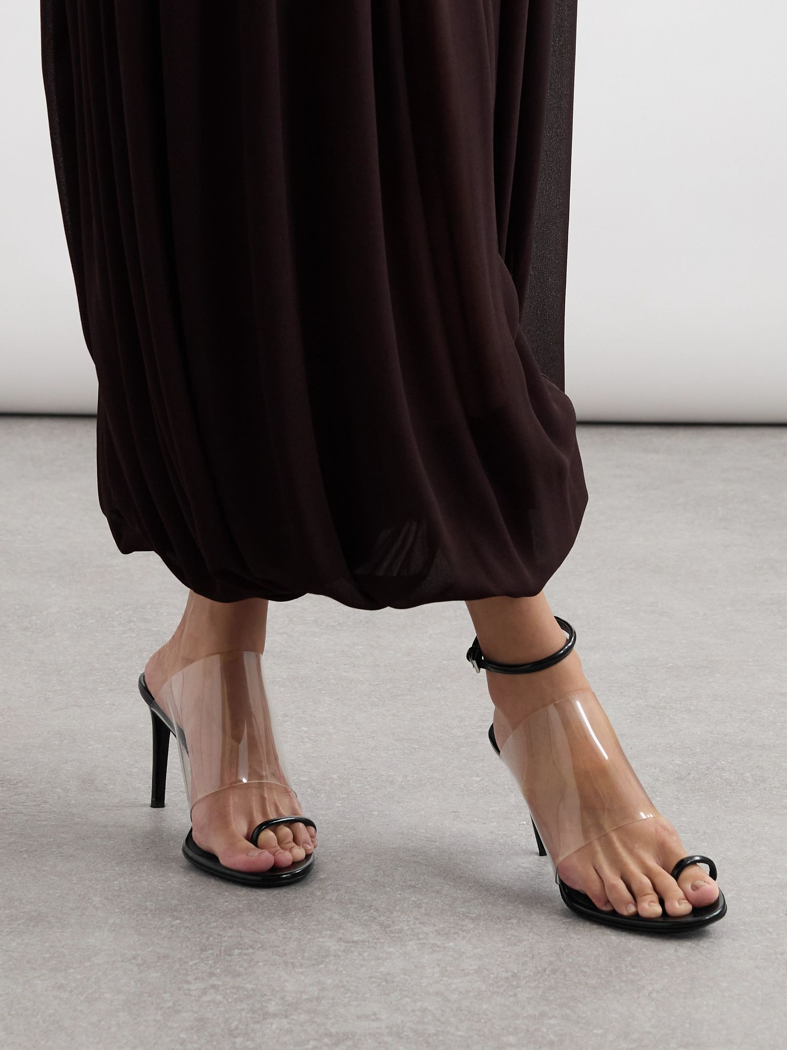 Asymmetric patent-leather and PVC sandals Black - 2