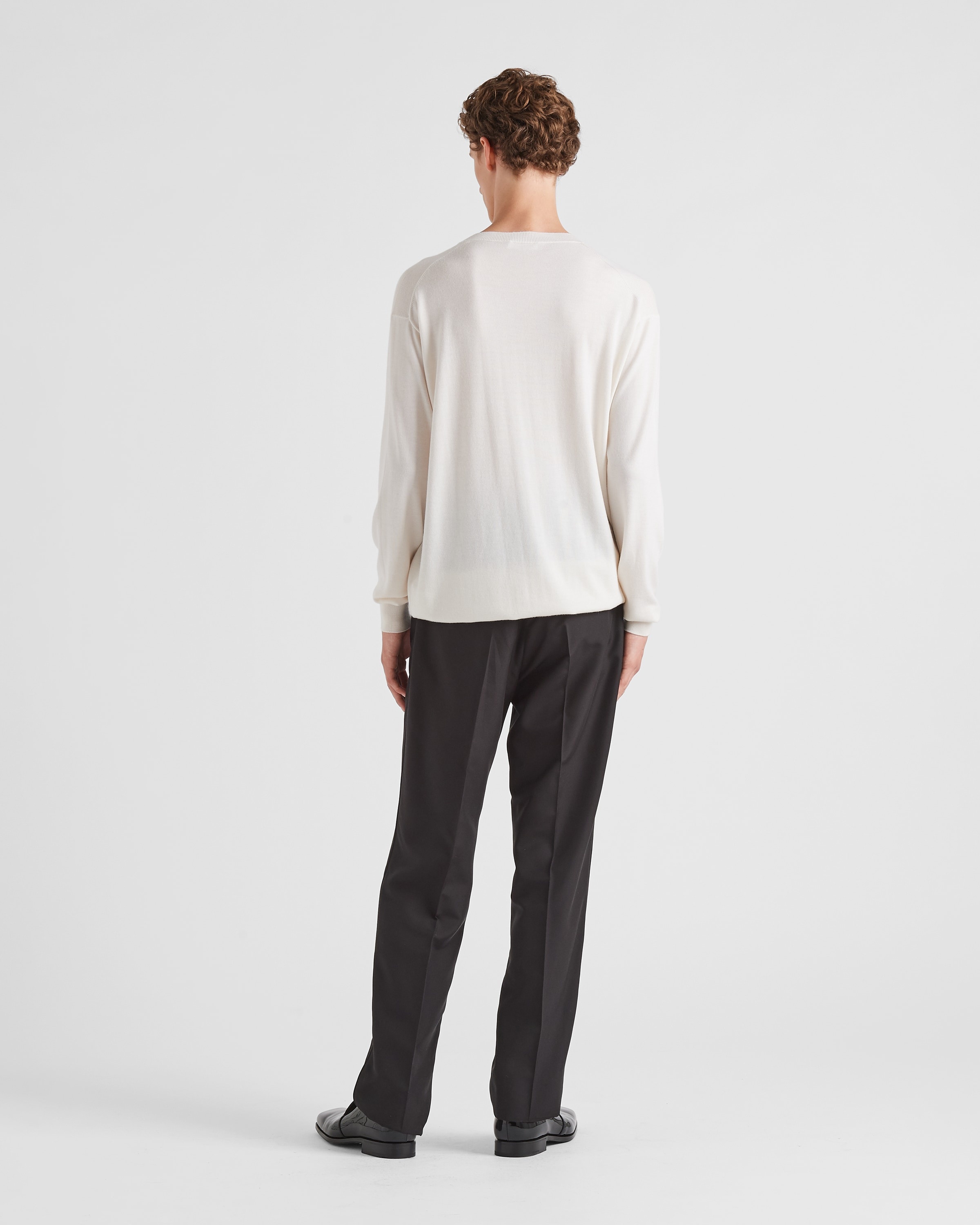 V-neck cashmere sweater - 5