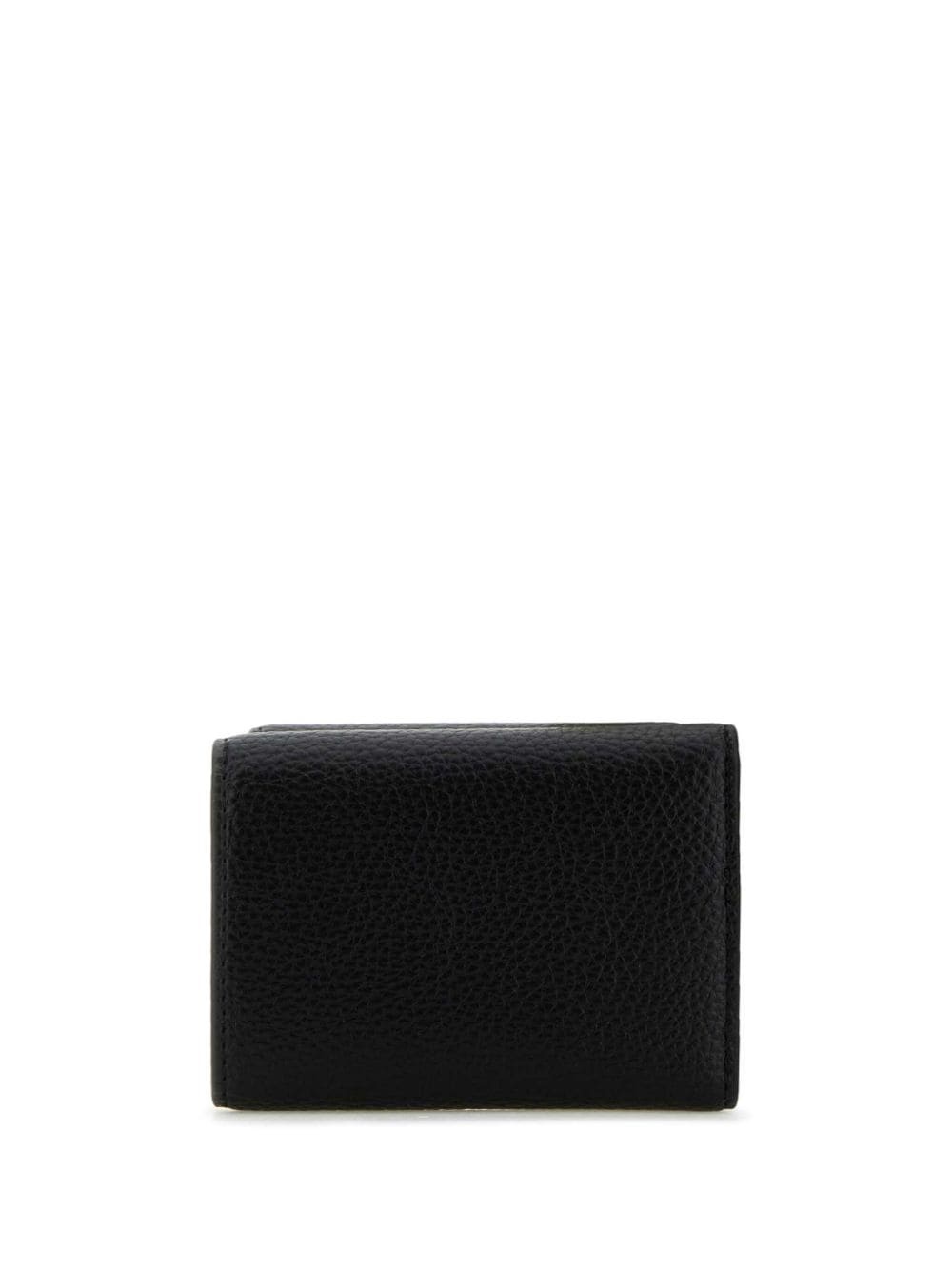 Orb-plaque flap purse - 2