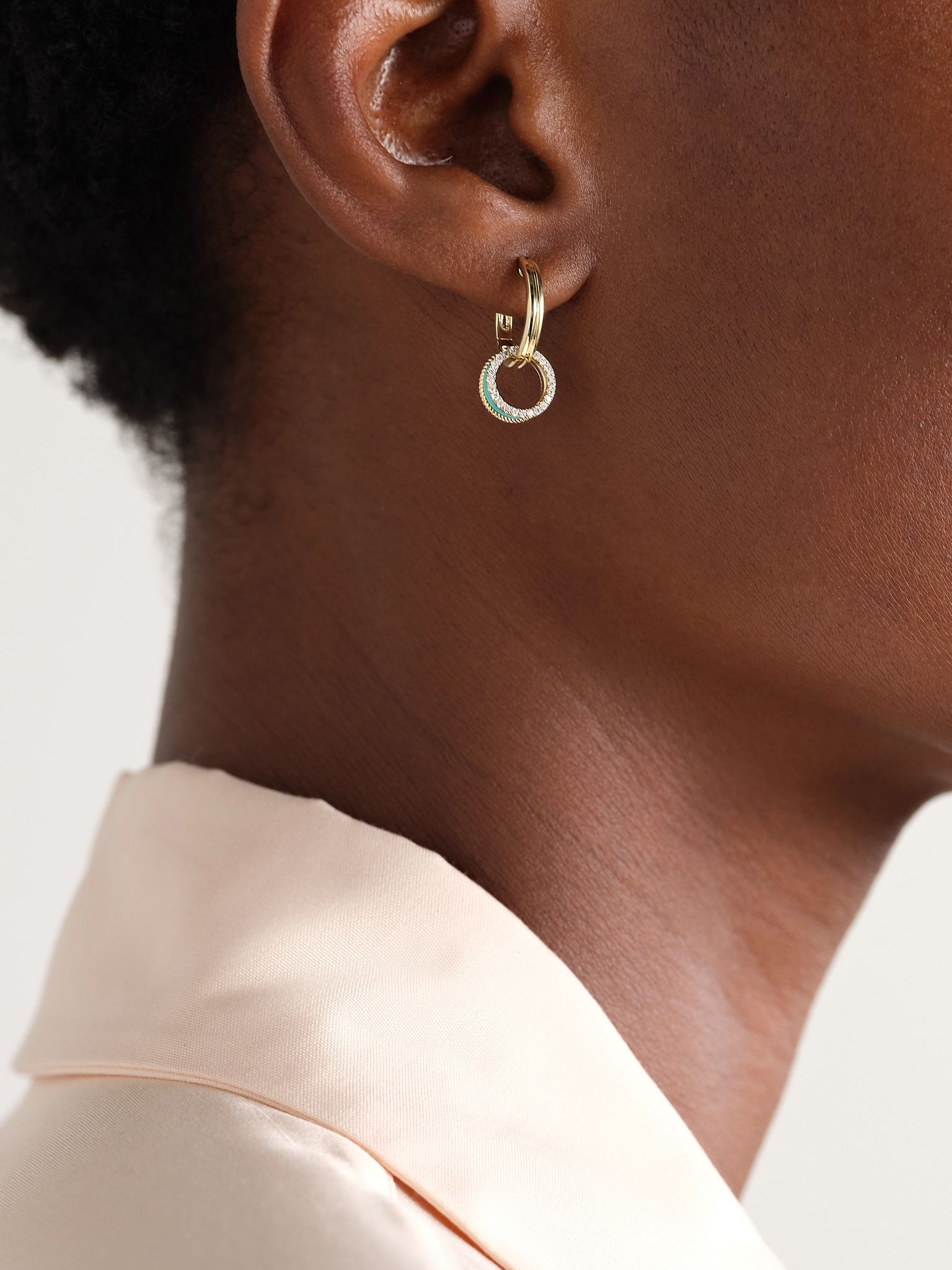 9-karat gold, enamel and diamond single hoop earring Gold - 2