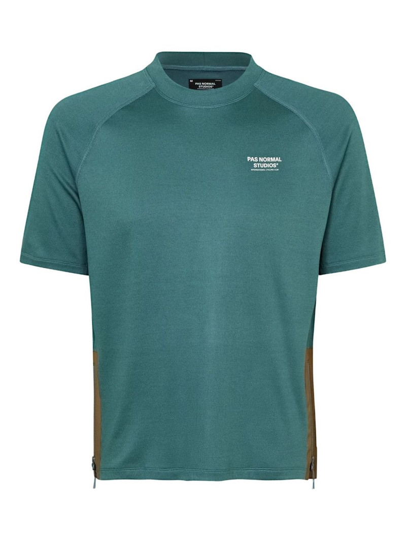Escapism raglan-sleeve T-shirt 1