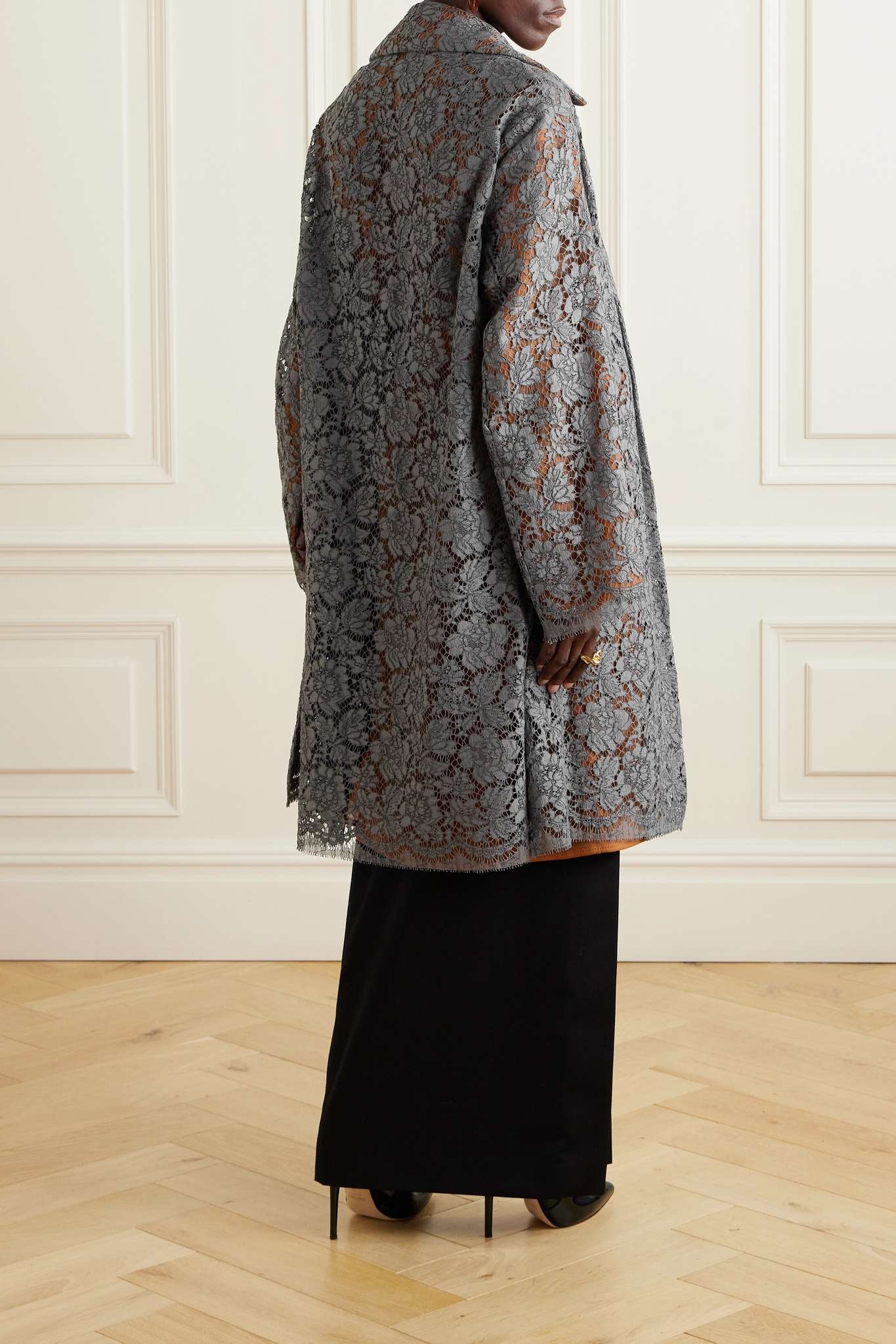 Belted guipure lace and crepe coat - 4