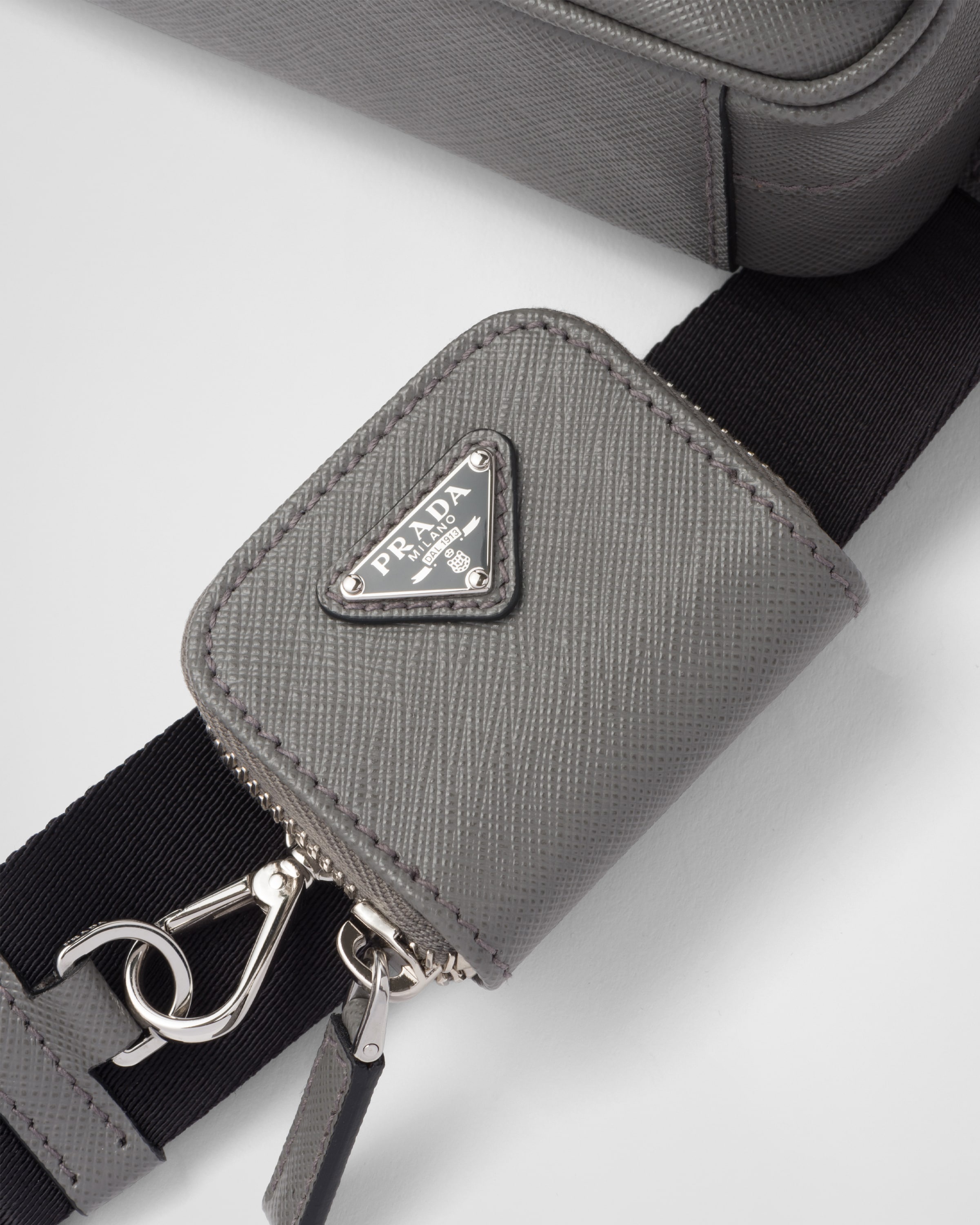 Saffiano leather shoulder bag - 7