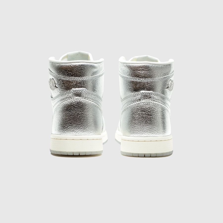 WMNS AIR JORDAN 1 RETRO HIGH "METALLIC SILVER" - 4