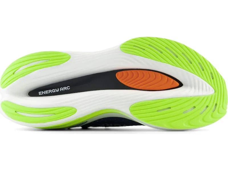 New Balance 2023 NYC Marathon FuelCell SuperComp Elite v3 - 4