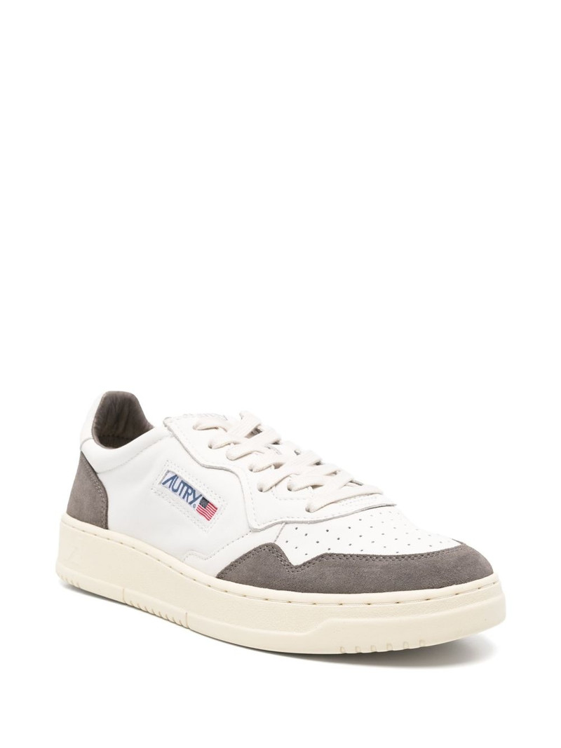 AUTRY Medalist low sneakers outlook