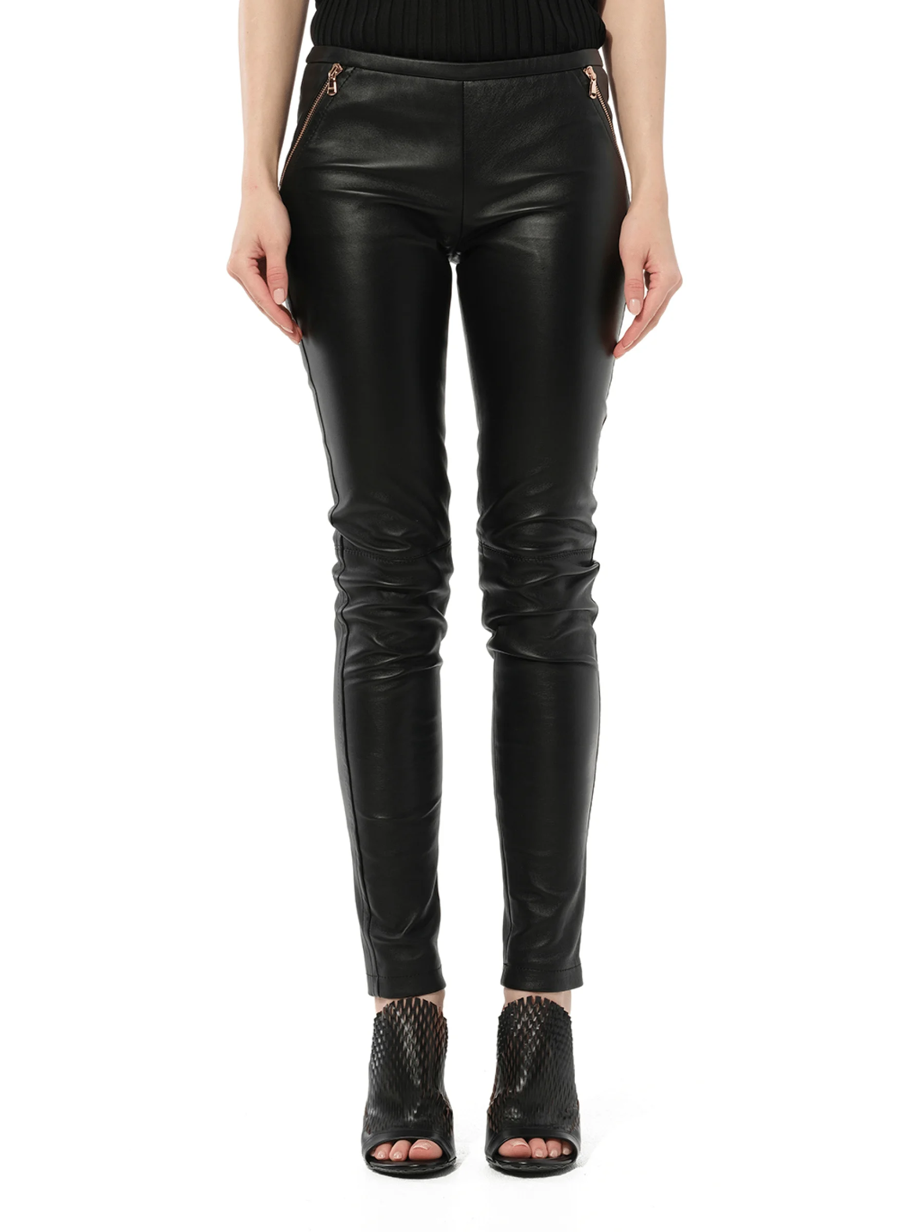 Trousers in Black - 1