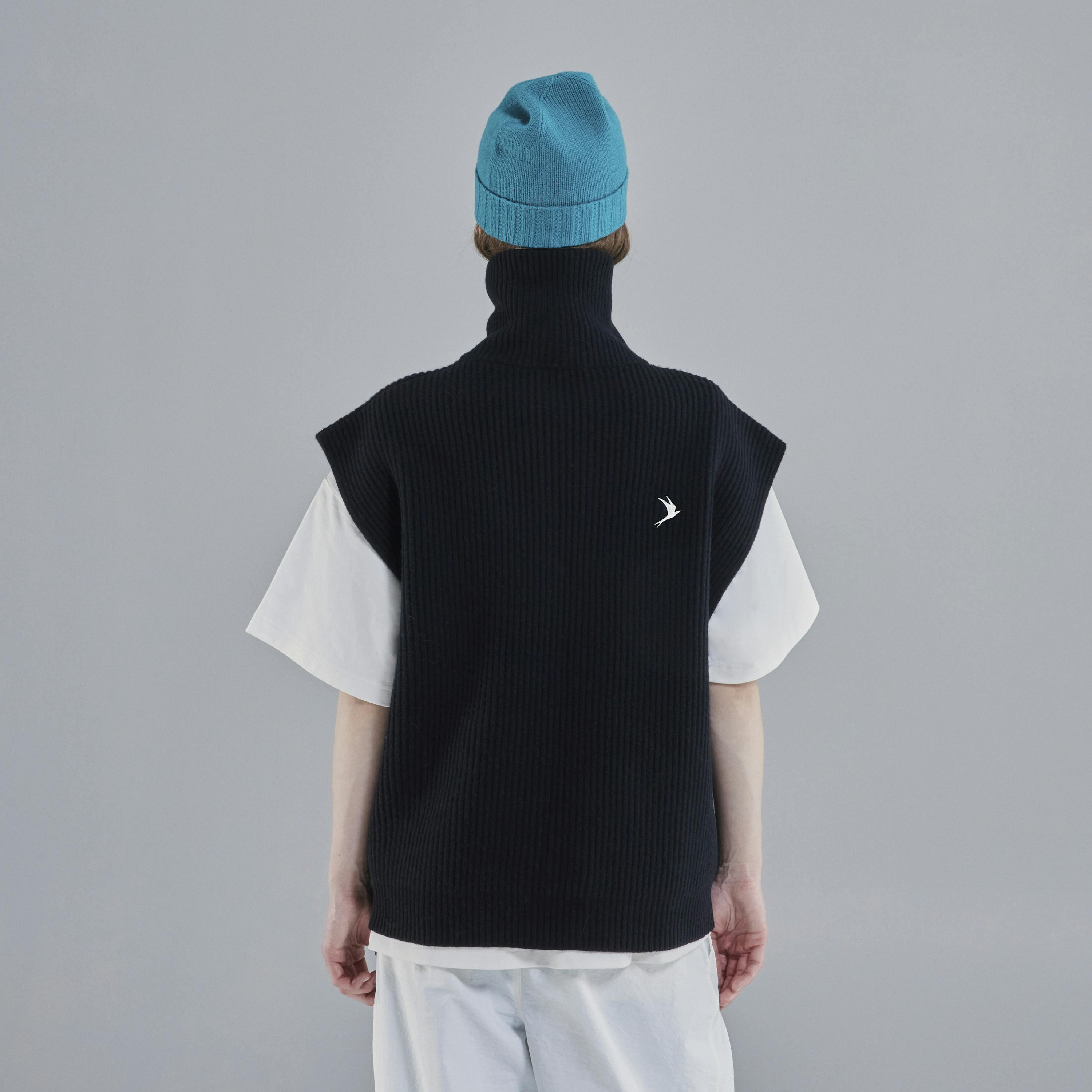 Vonarstræti Wool Vest (Unisex) - 8