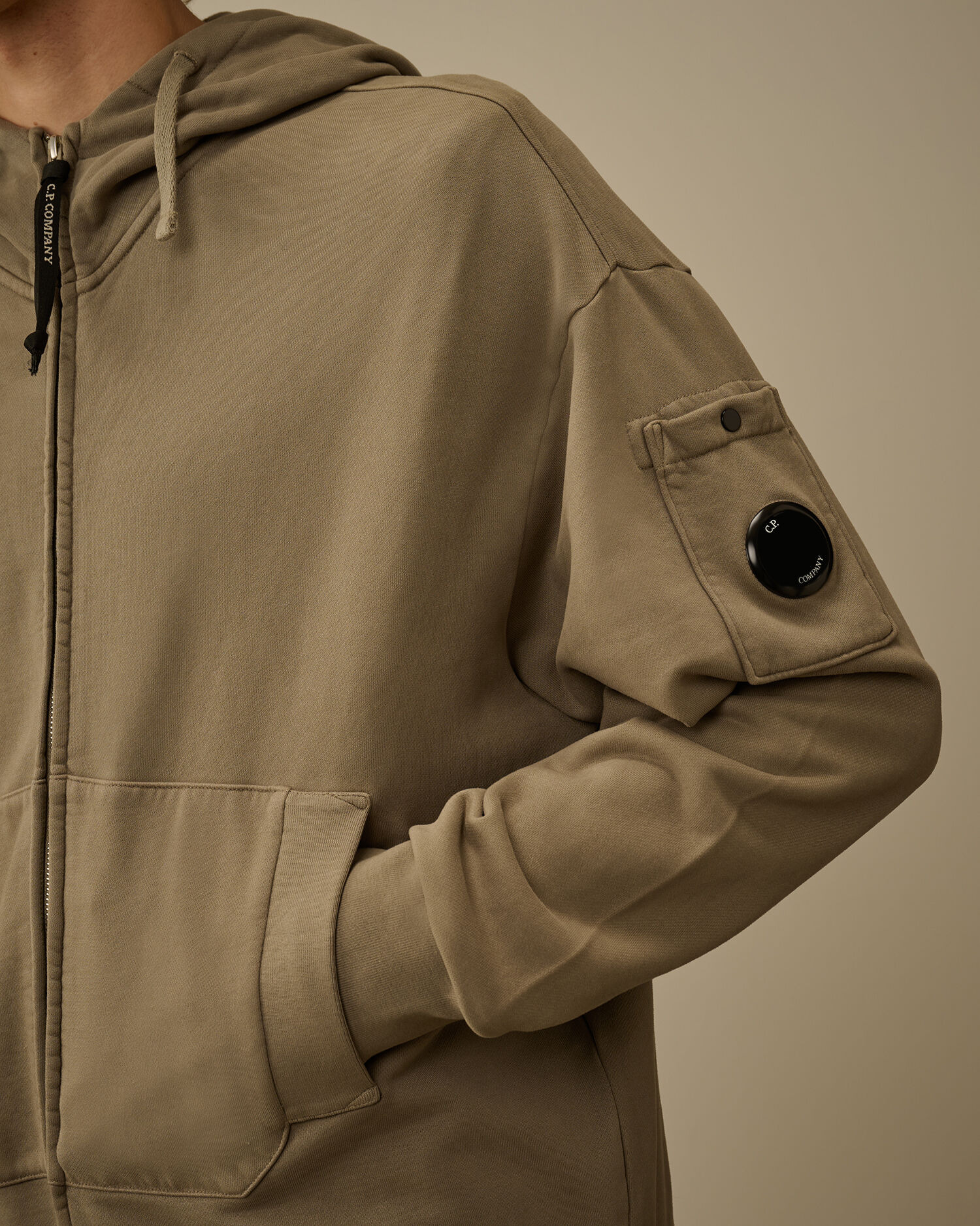 Brushed and Emerized Diagonal Fleece Boxy Goggle Sweatshirt - 5