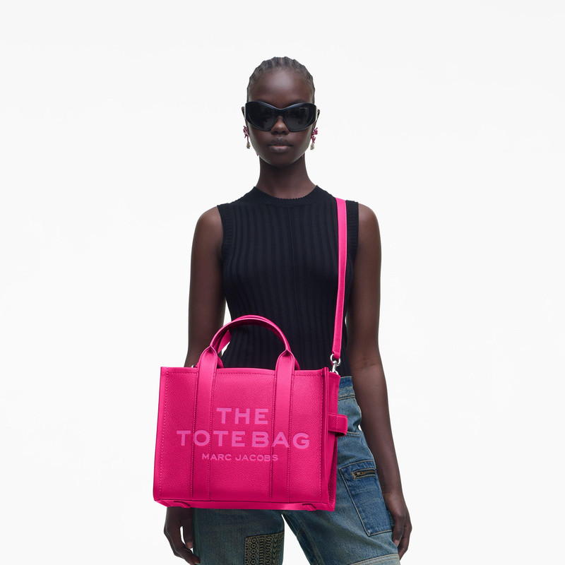 Marc Jacobs THE LEATHER MEDIUM TOTE BAG outlook